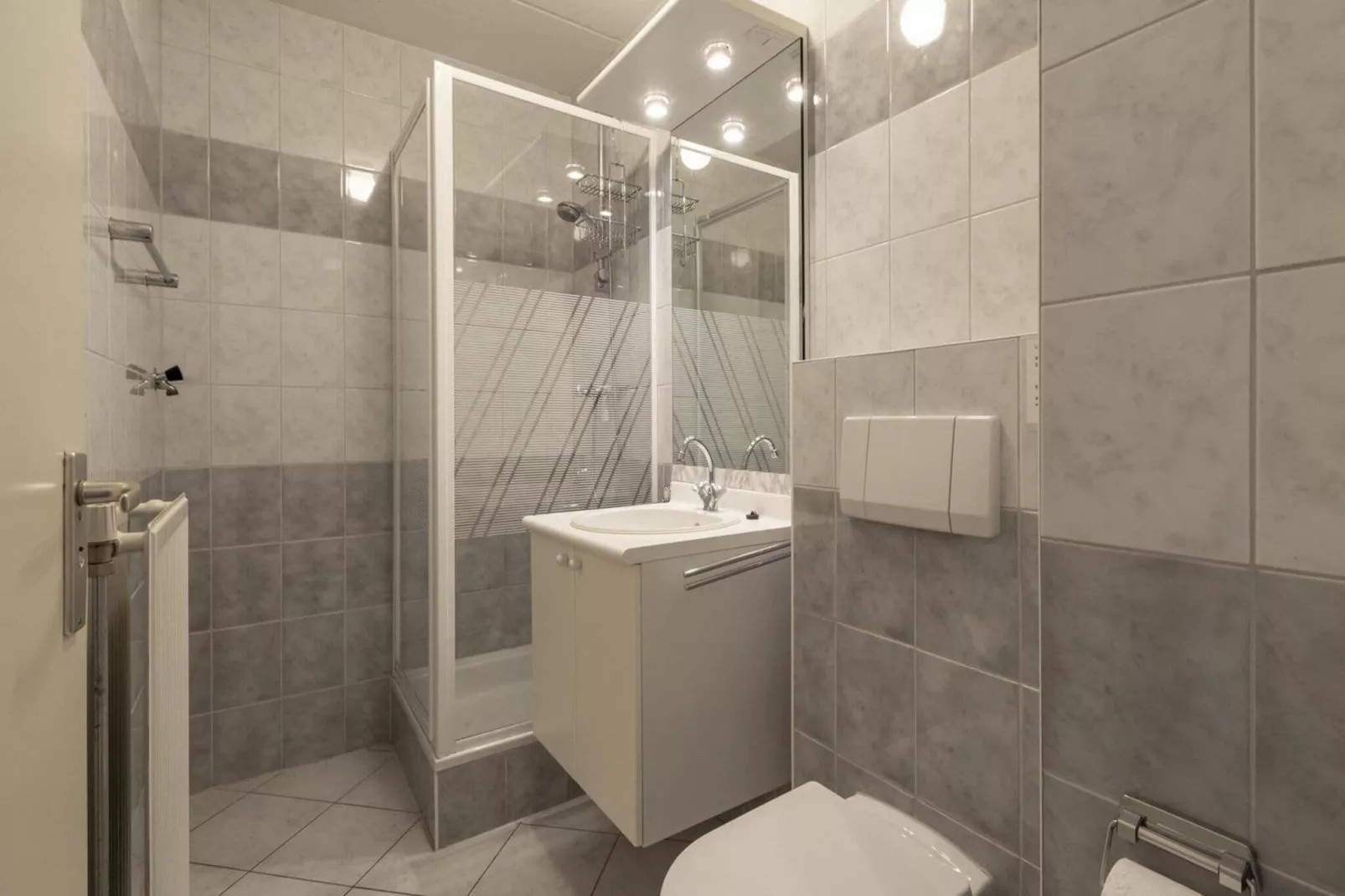Strandslag 223-Bathroom