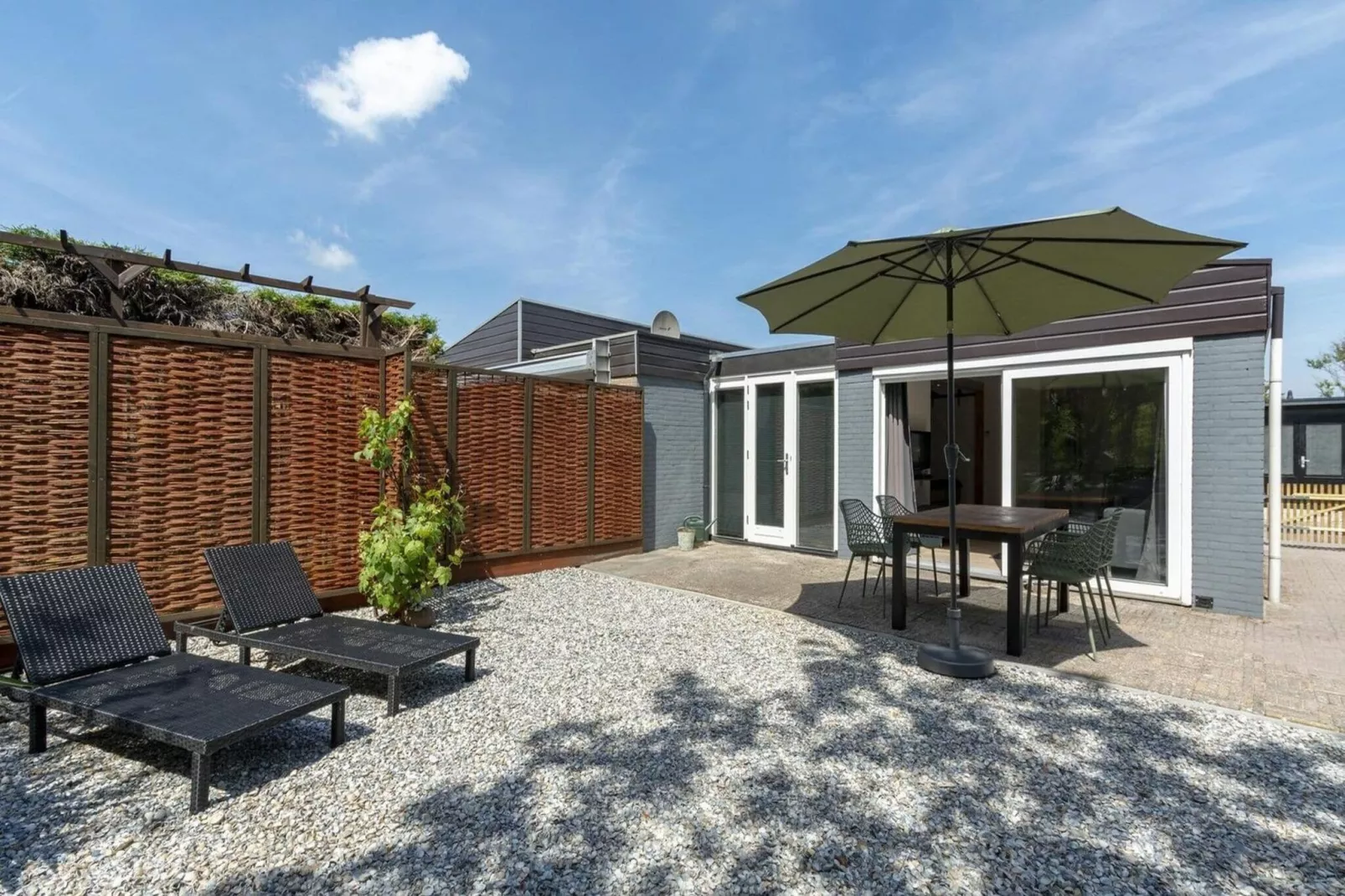 De Blenck 29-Exterior summer