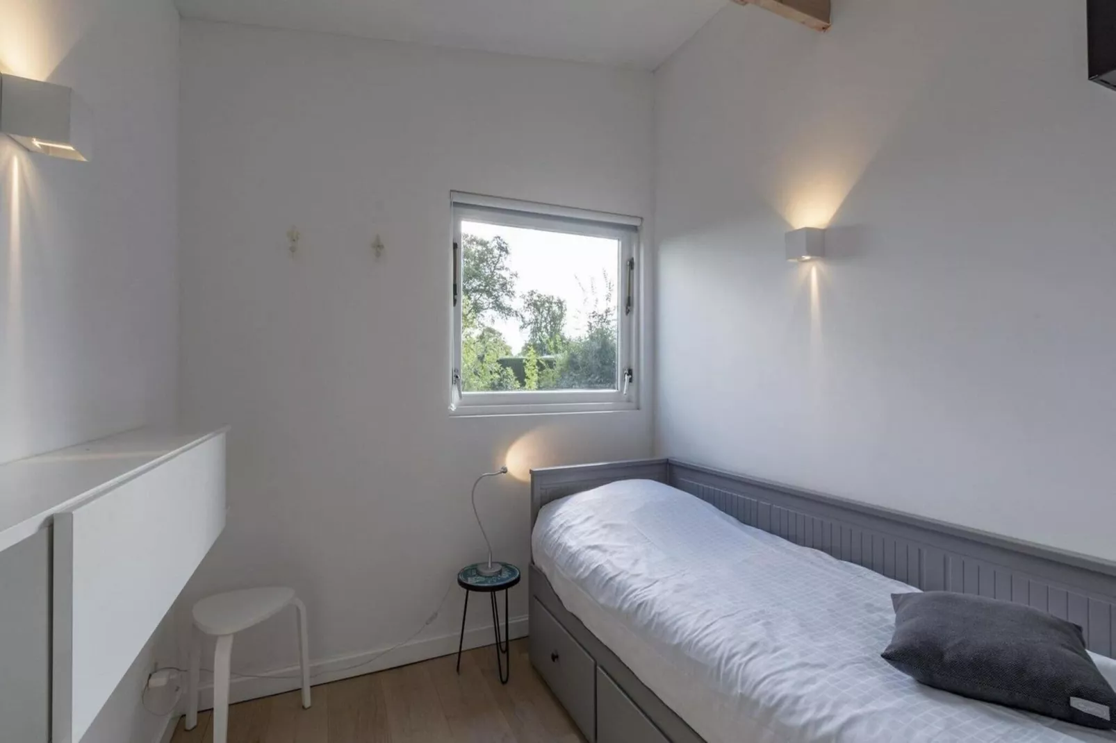 Eureka 109-Bedroom