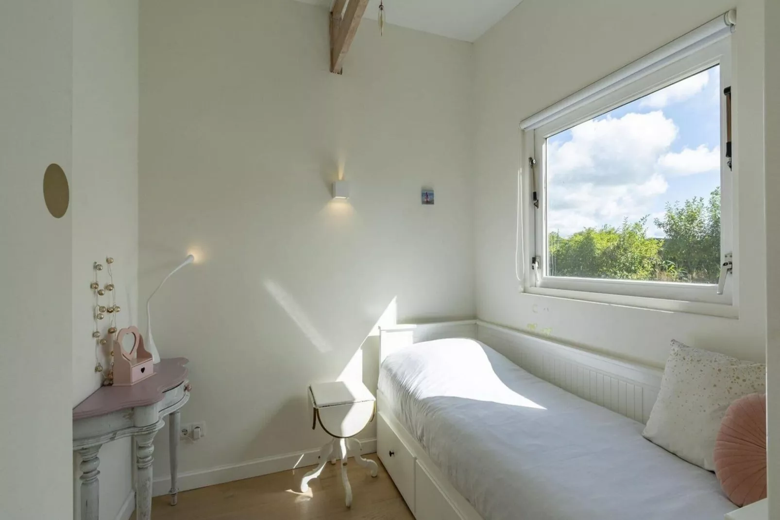 Eureka 109-Bedroom