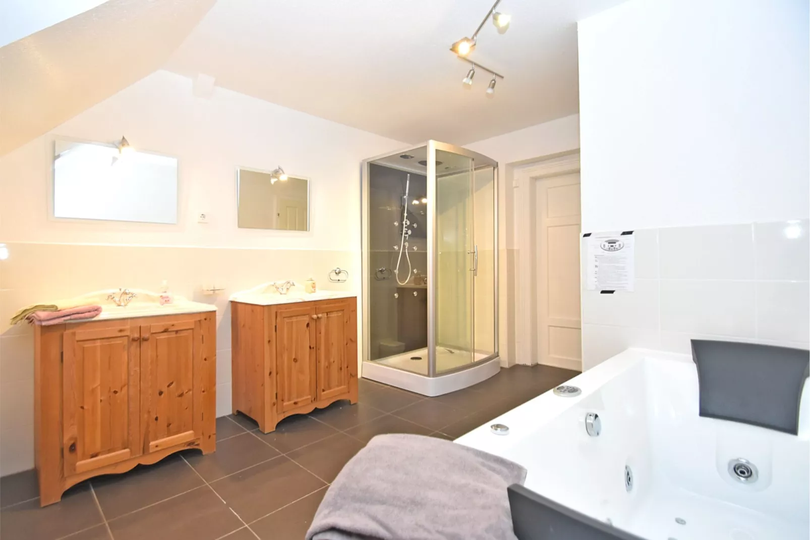 Zum Erzgebirge-Bathroom