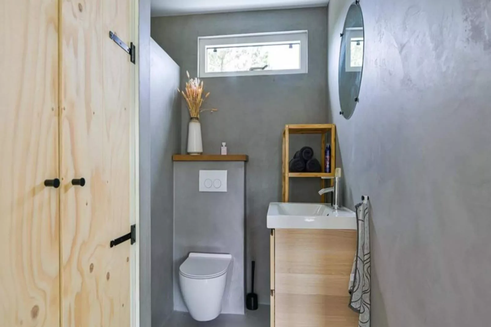 Eureka 36-Bathroom
