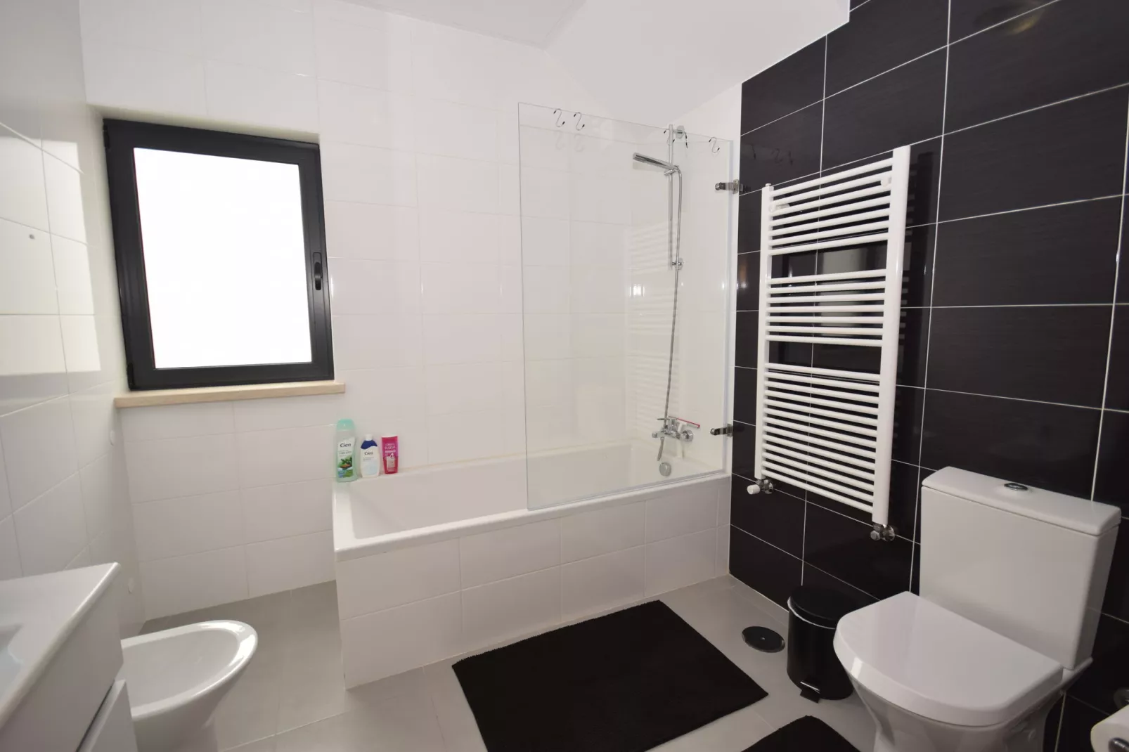 Casa Rozie-Bathroom