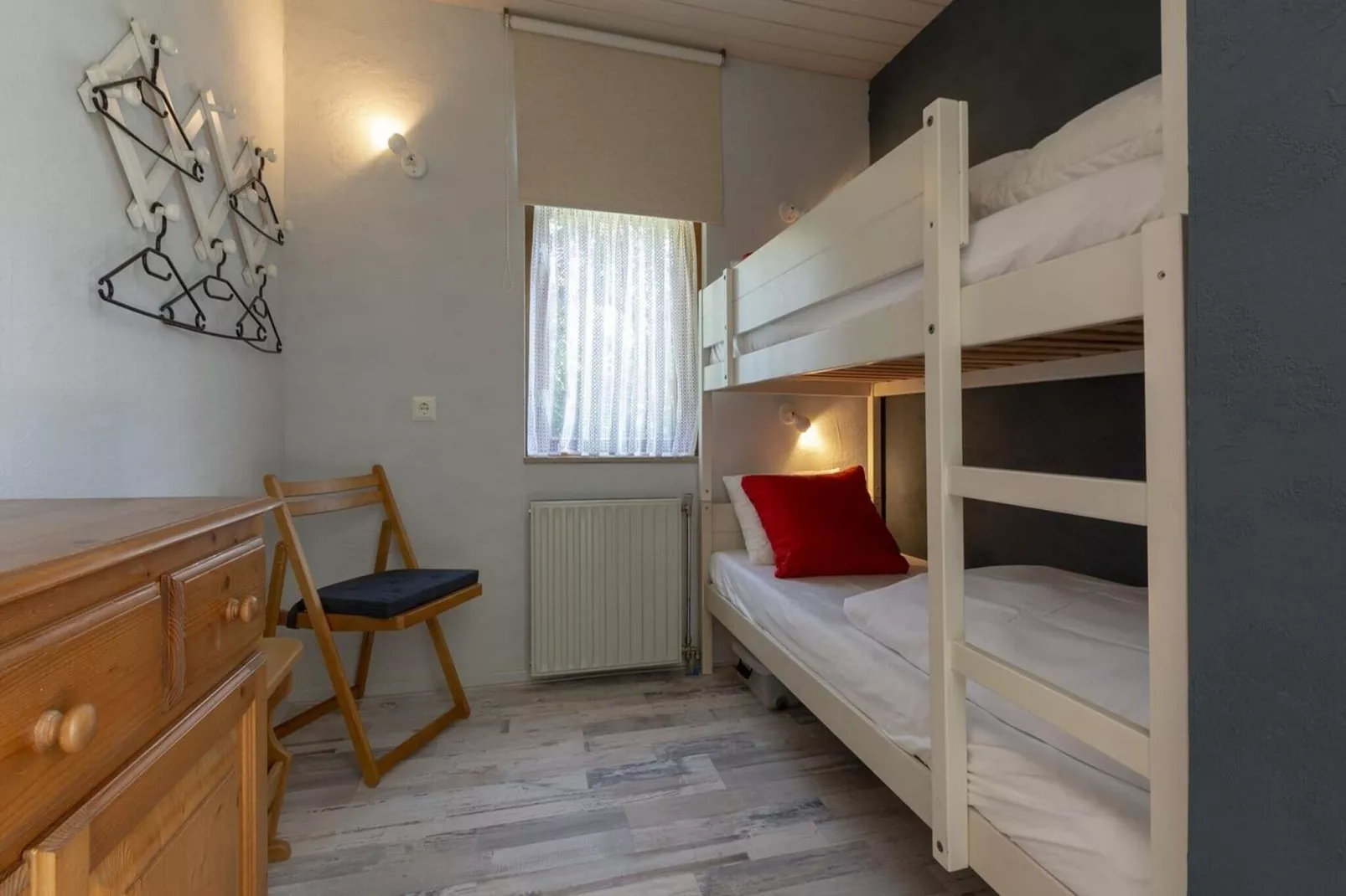 Eureka 78-Bedroom
