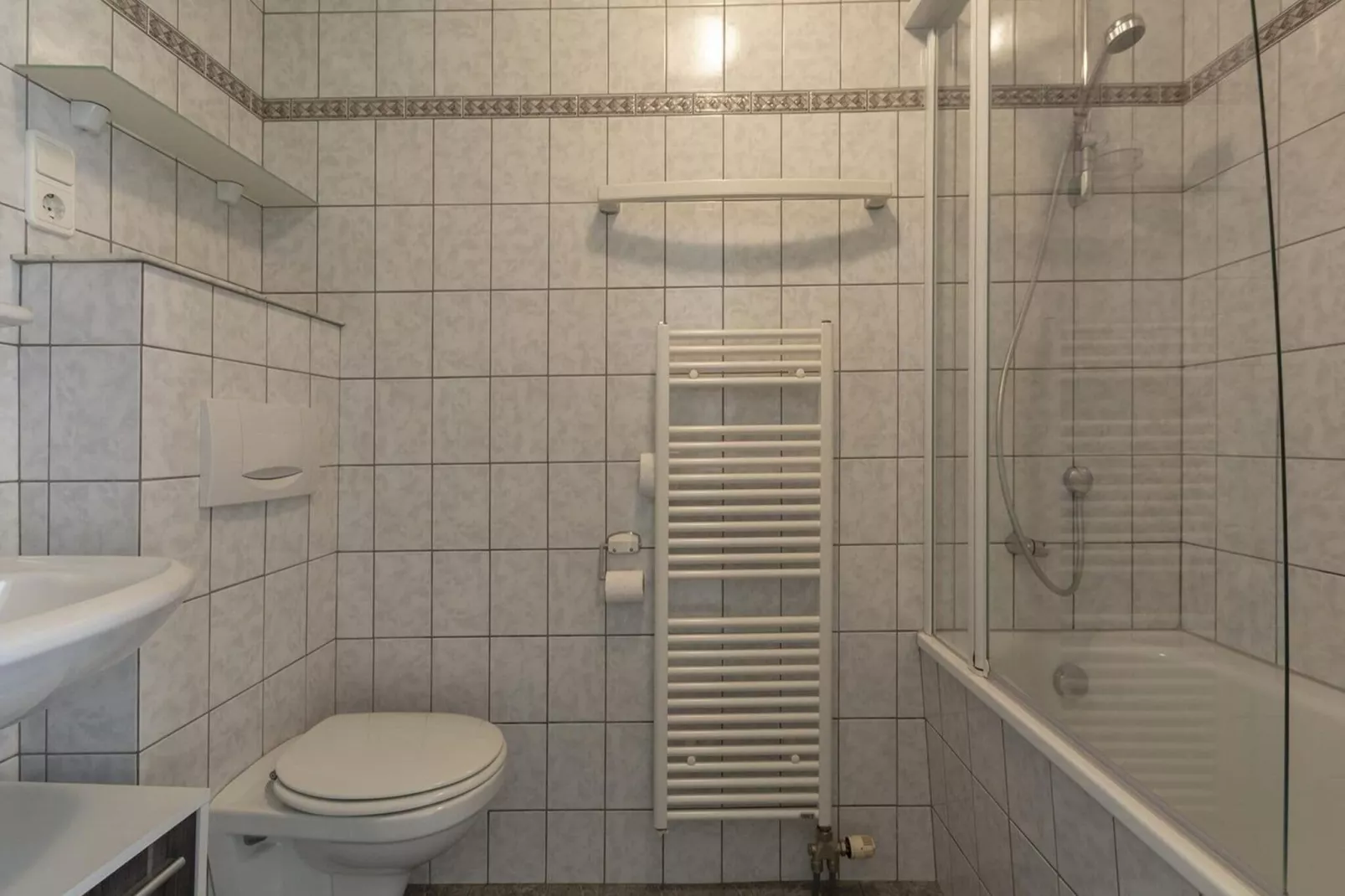 Eureka 78-Bathroom