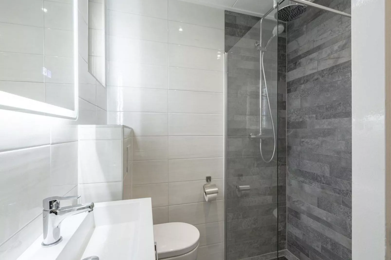 Garnekuul 12-Bathroom