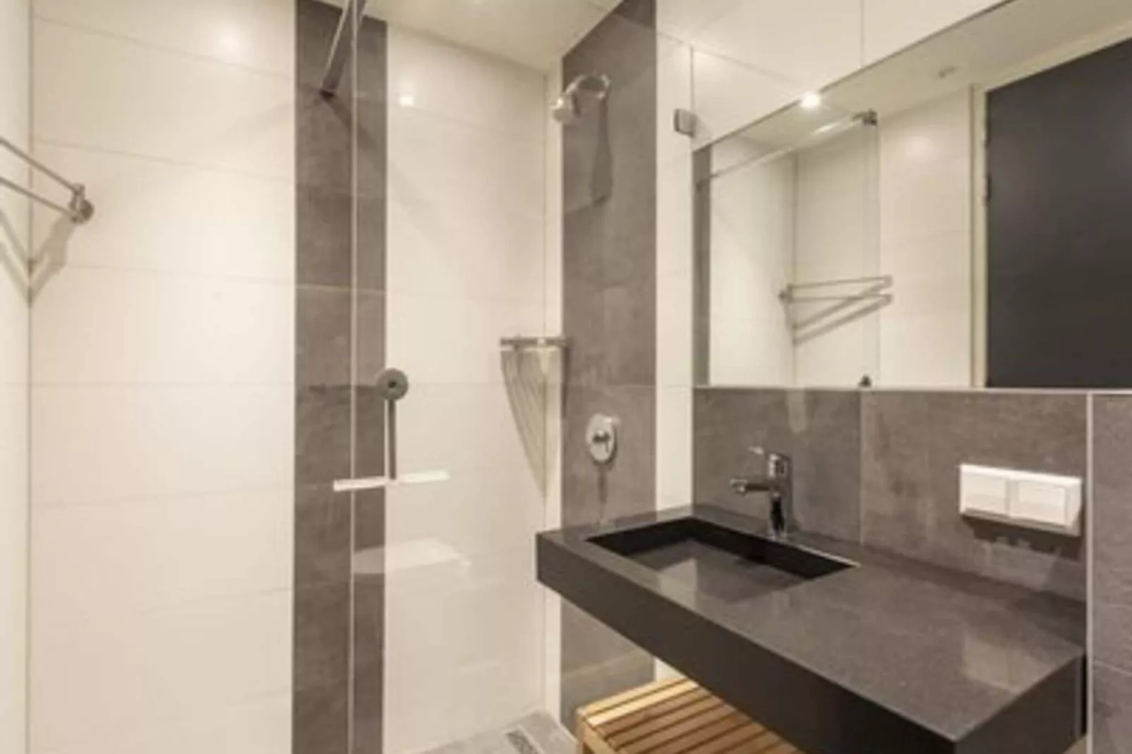 Suite Uitwaayer-Bathroom