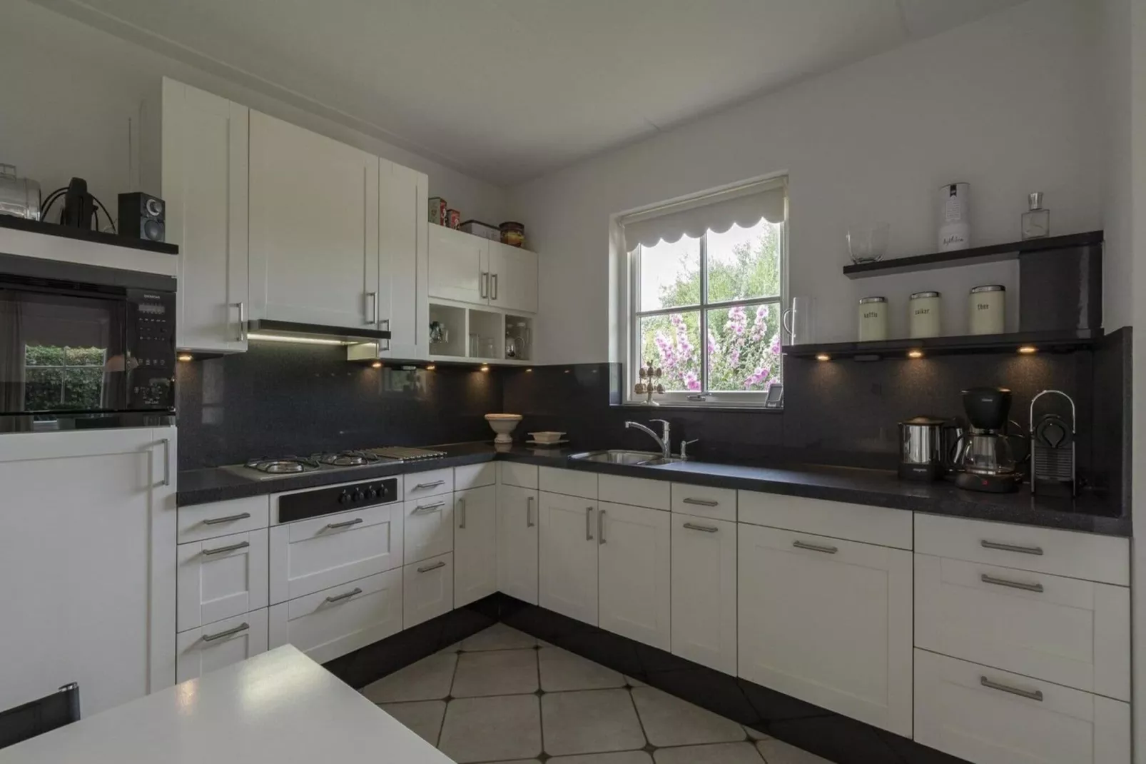 De Buitenplaats 16-Kitchen