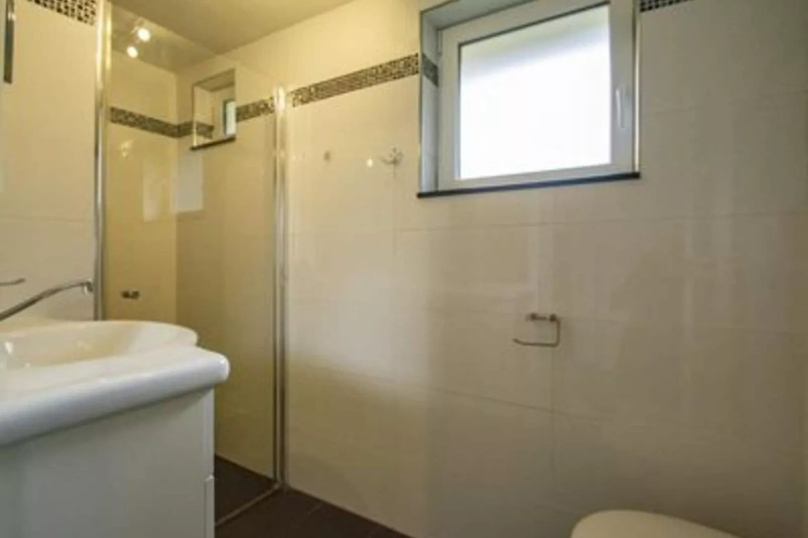 Garnekuul 26-Bathroom