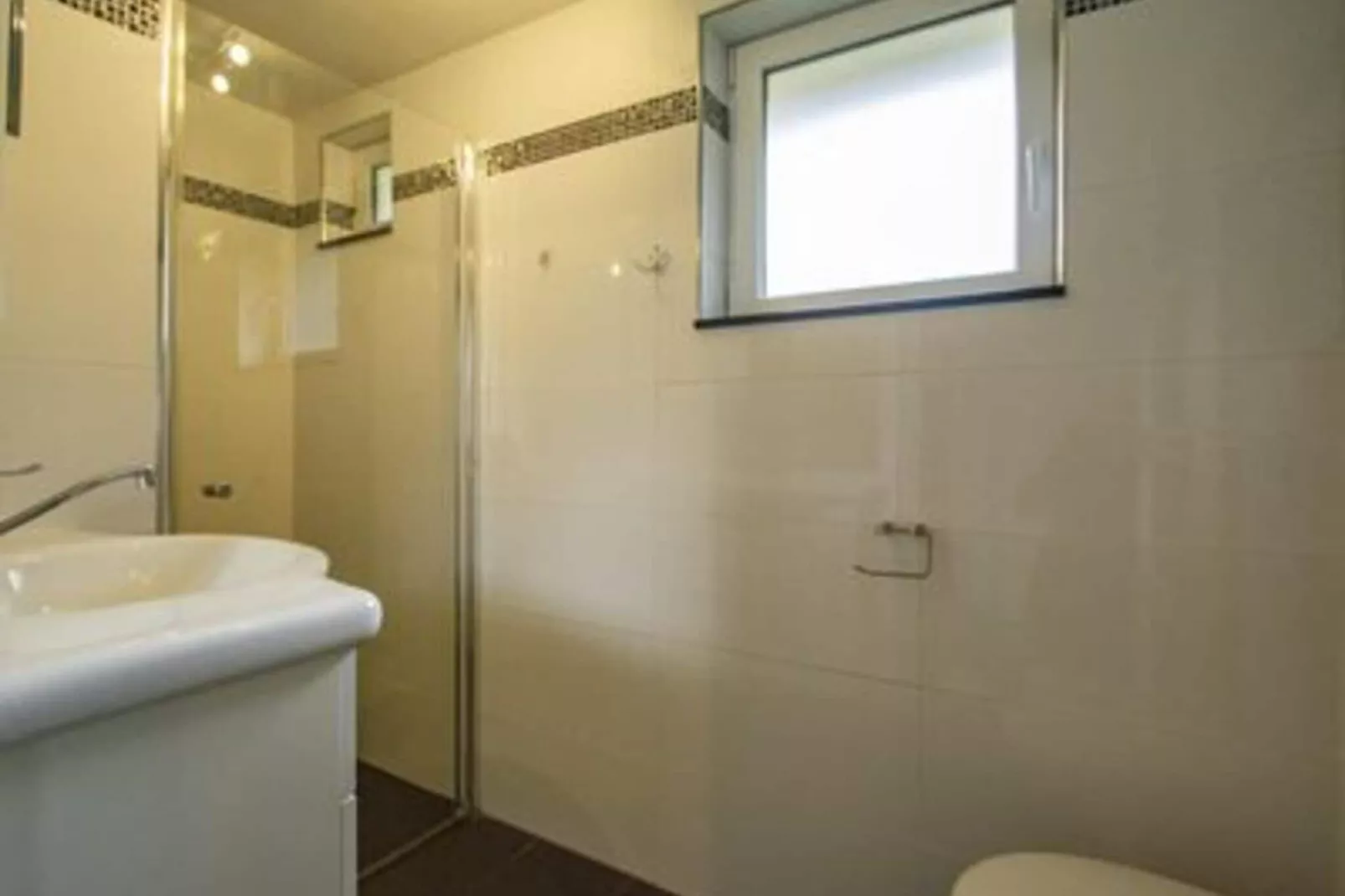 Garnekuul 38-Bathroom