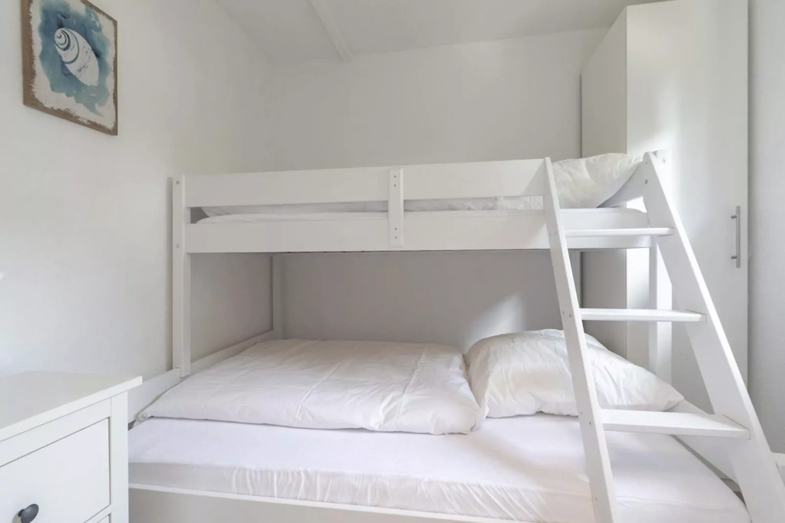 Garnekuul 44-Bedroom