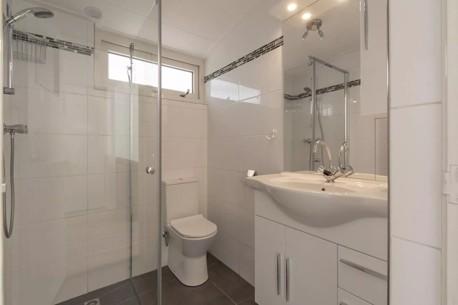 Garnekuul 52-Bathroom