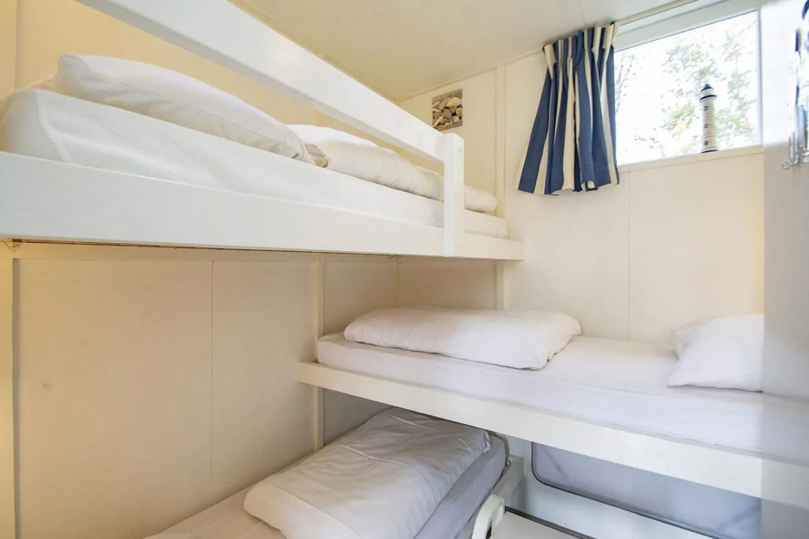 Garnekuul 81-Bedroom
