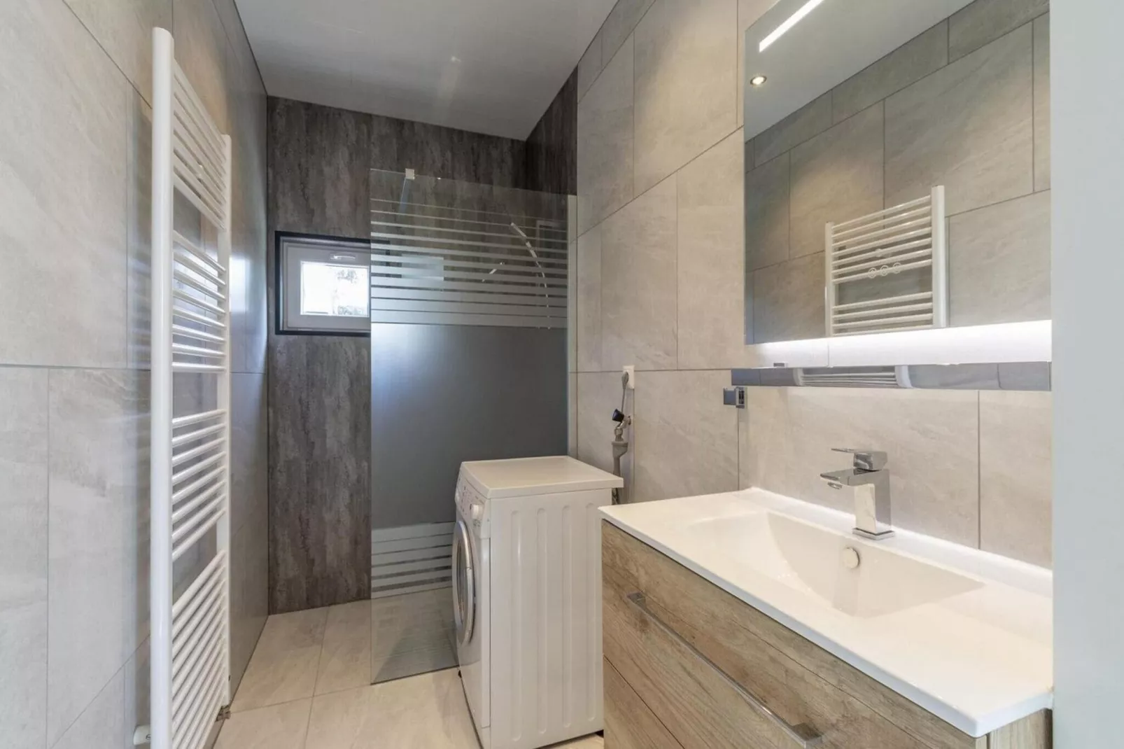 Garnekuul 90-Bathroom