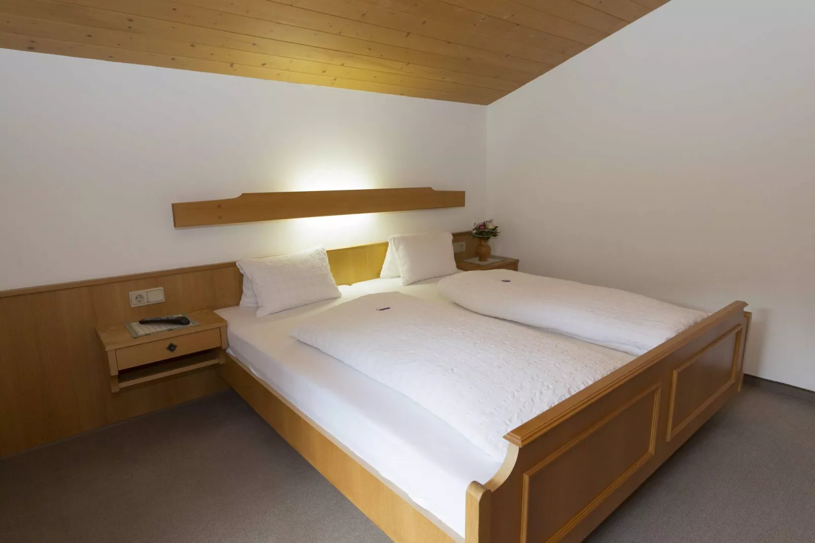 Hubergut - Ferienwohnung Simone-Bedroom