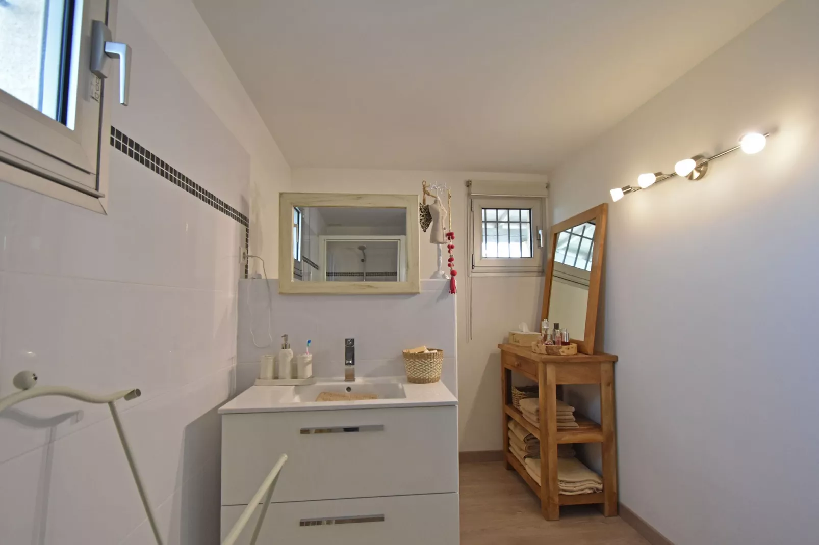 Stylish Villa in South of France with Private Swimming Pool-Bathroom