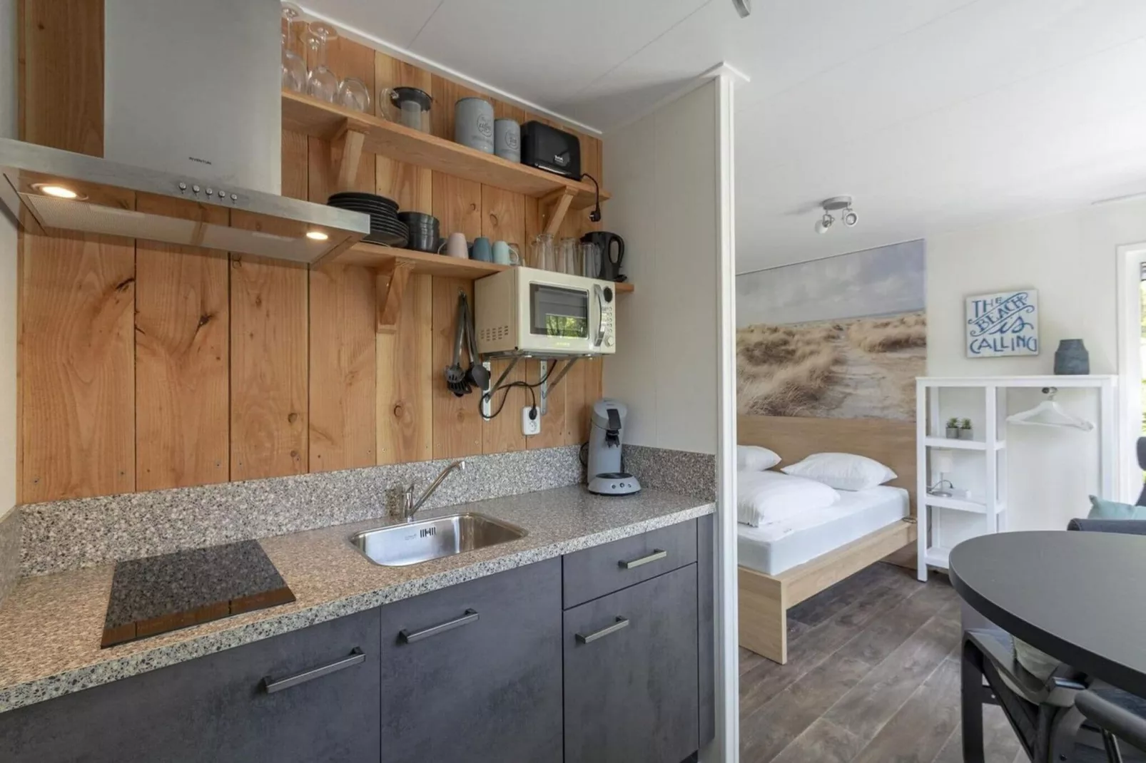 Beach Studio Campanula-Kitchen