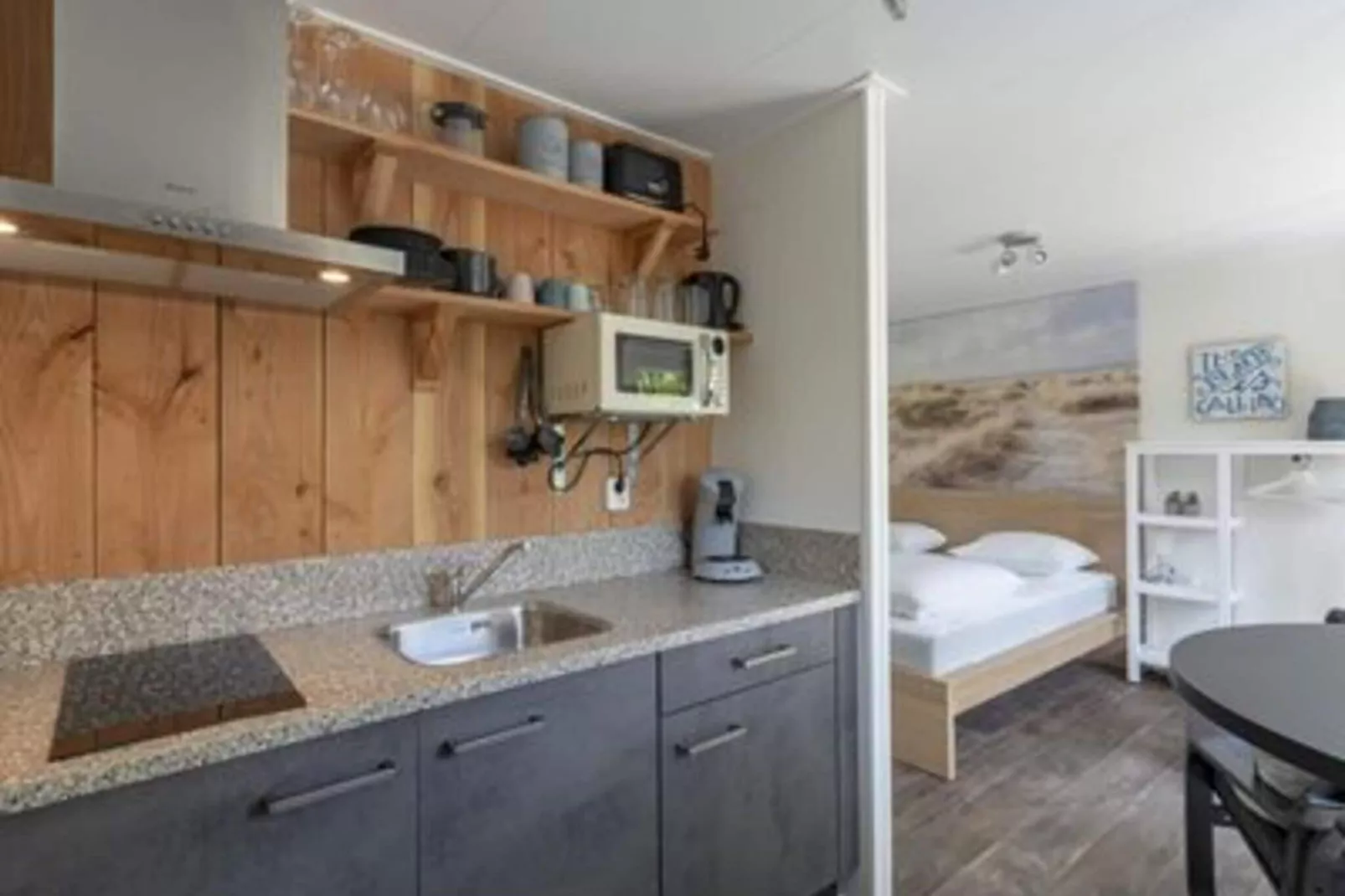 Beach Studio Campanula-Kitchen