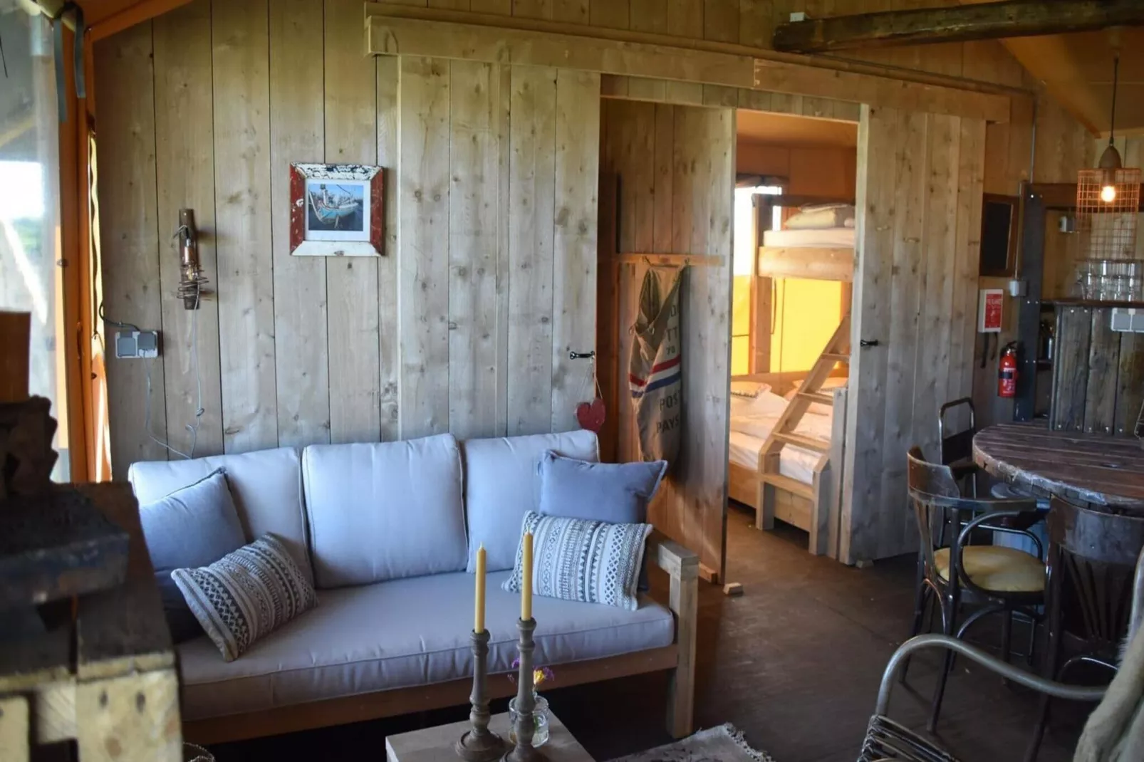 Kidz Lodge-Living room