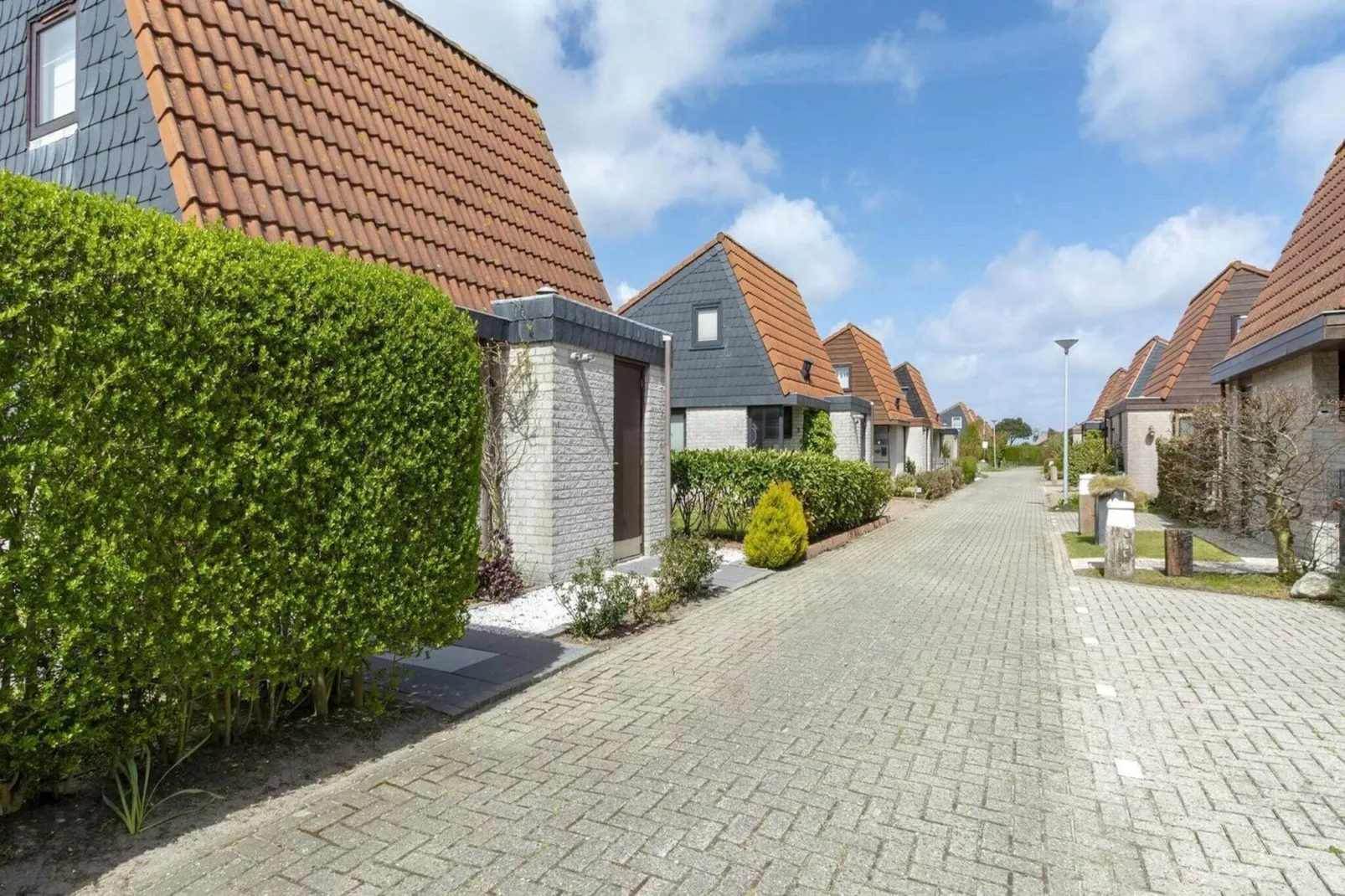 Yperhof 66-Exterior summer