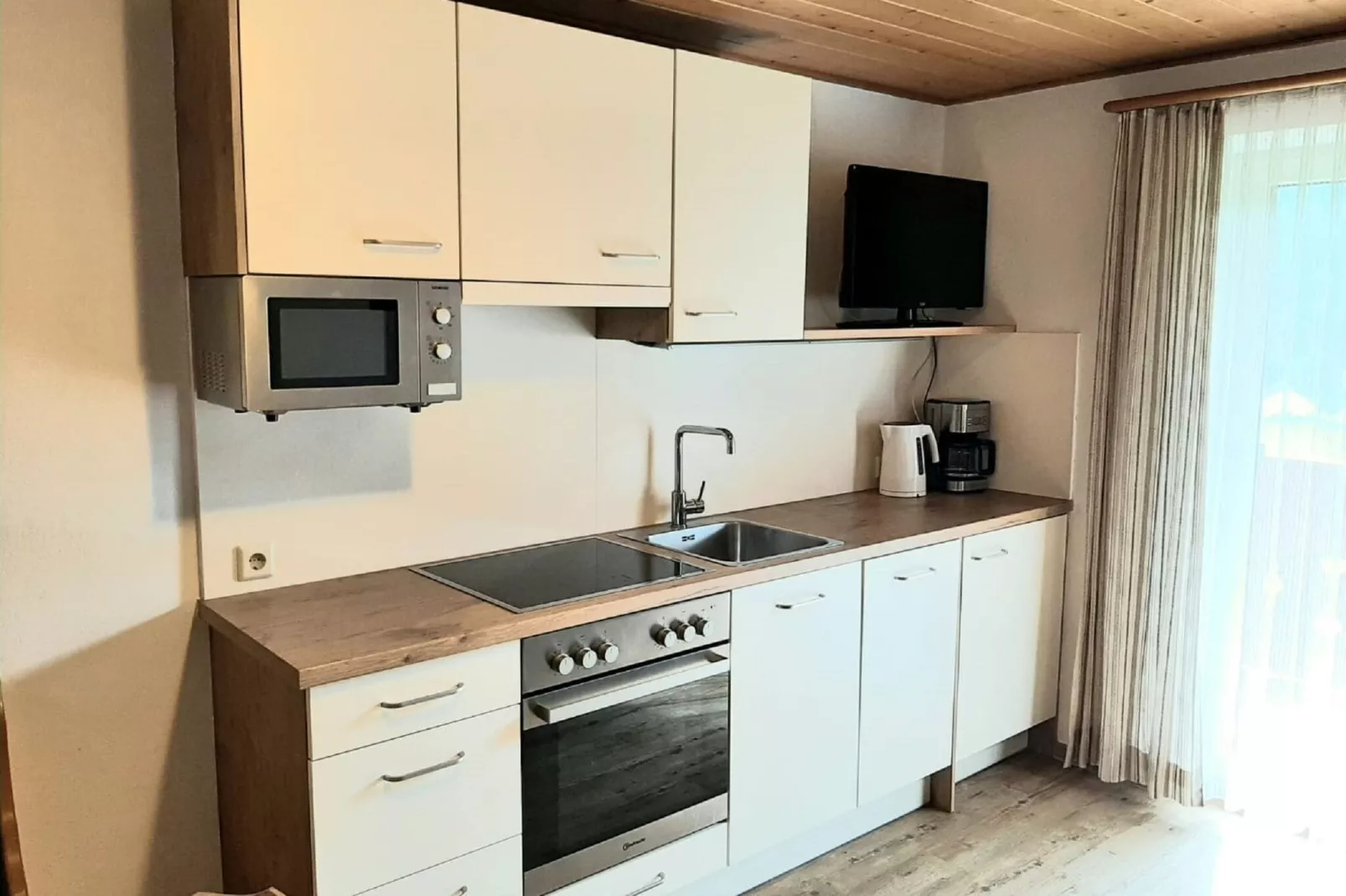 Hubergut - Ferienwohnung Simone-Kitchen