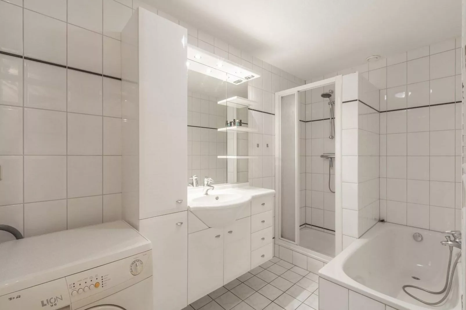 Wijde Blick 311-Bathroom
