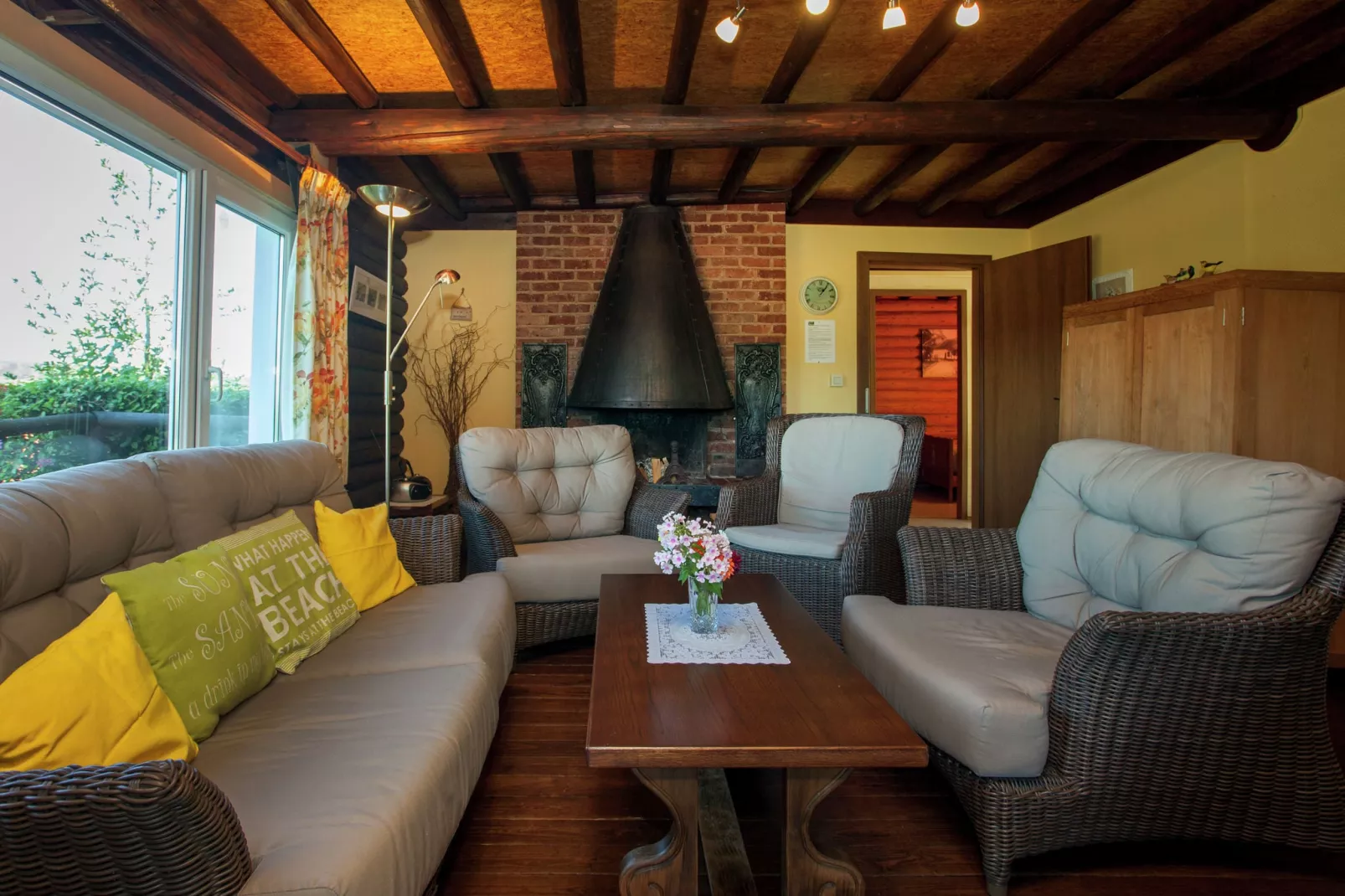 Les Muguets-Living room