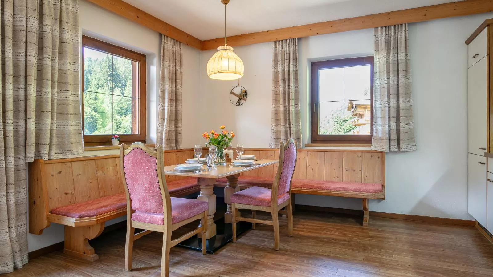 Zellner Top 4-Dining room