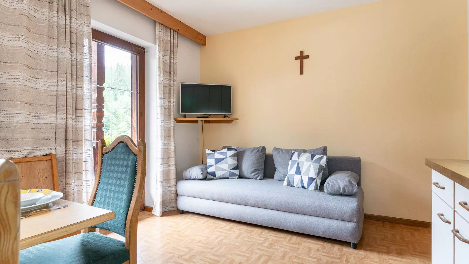 Zellner Top 5-Living room