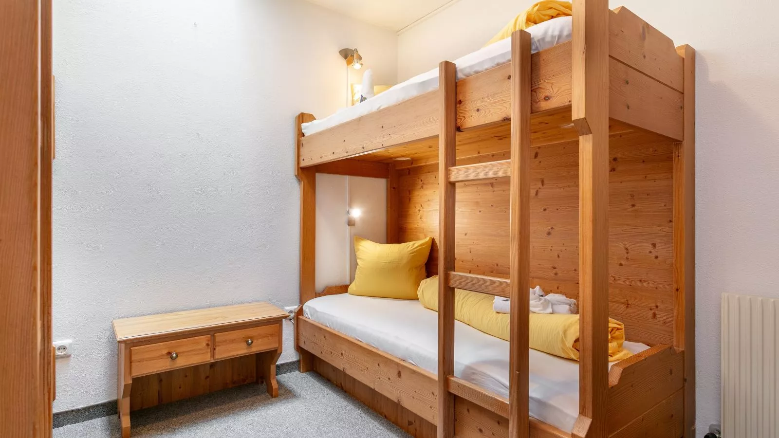 Zellner Top 5-Bedroom