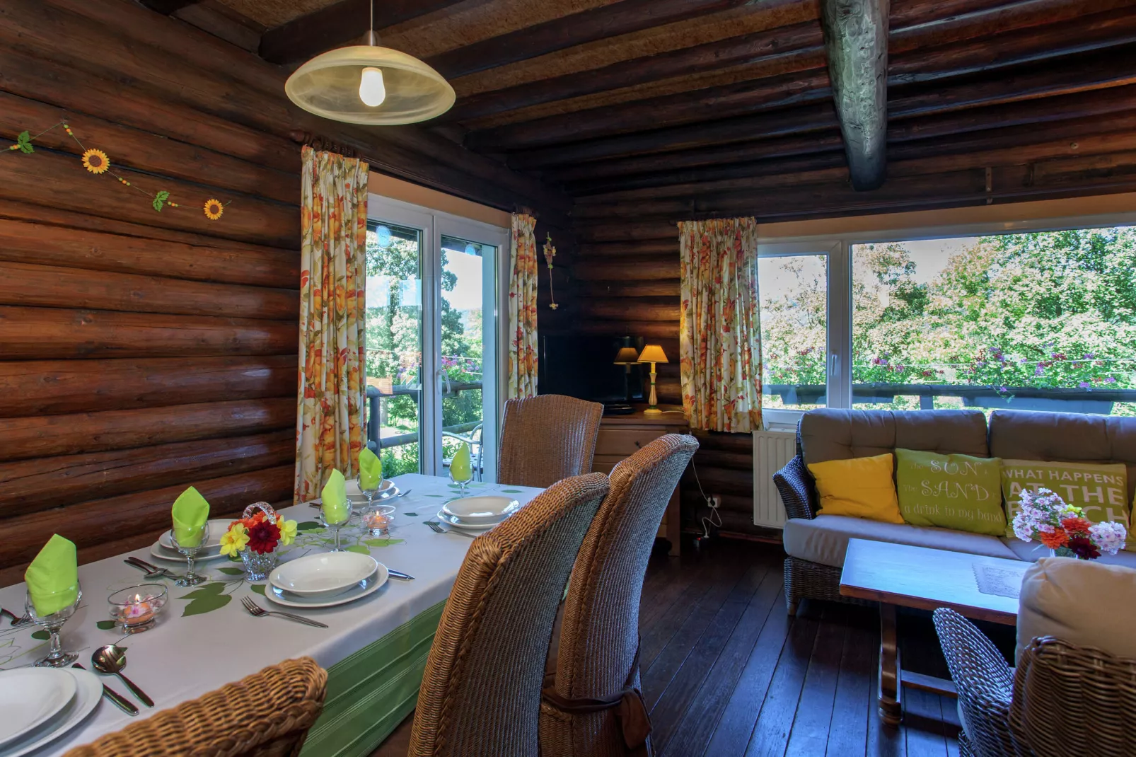 Les Muguets-Dining room