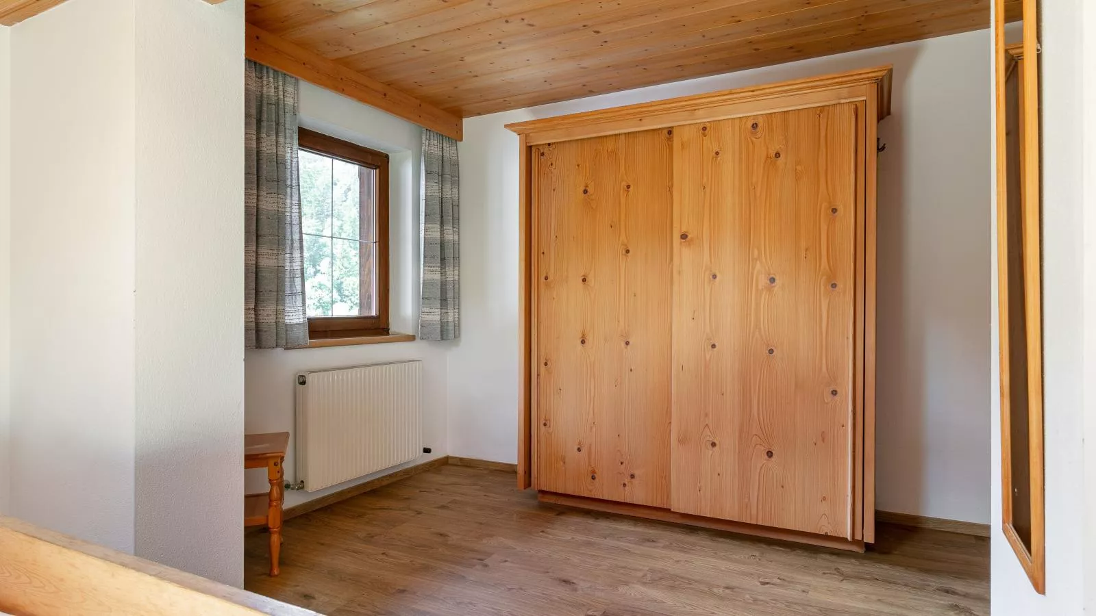 Zellner Top 8-Bedroom
