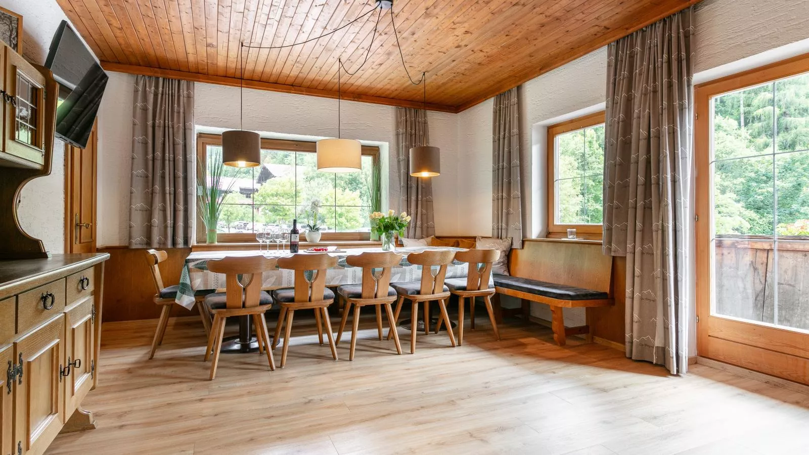 Zellner Top 9-Dining room