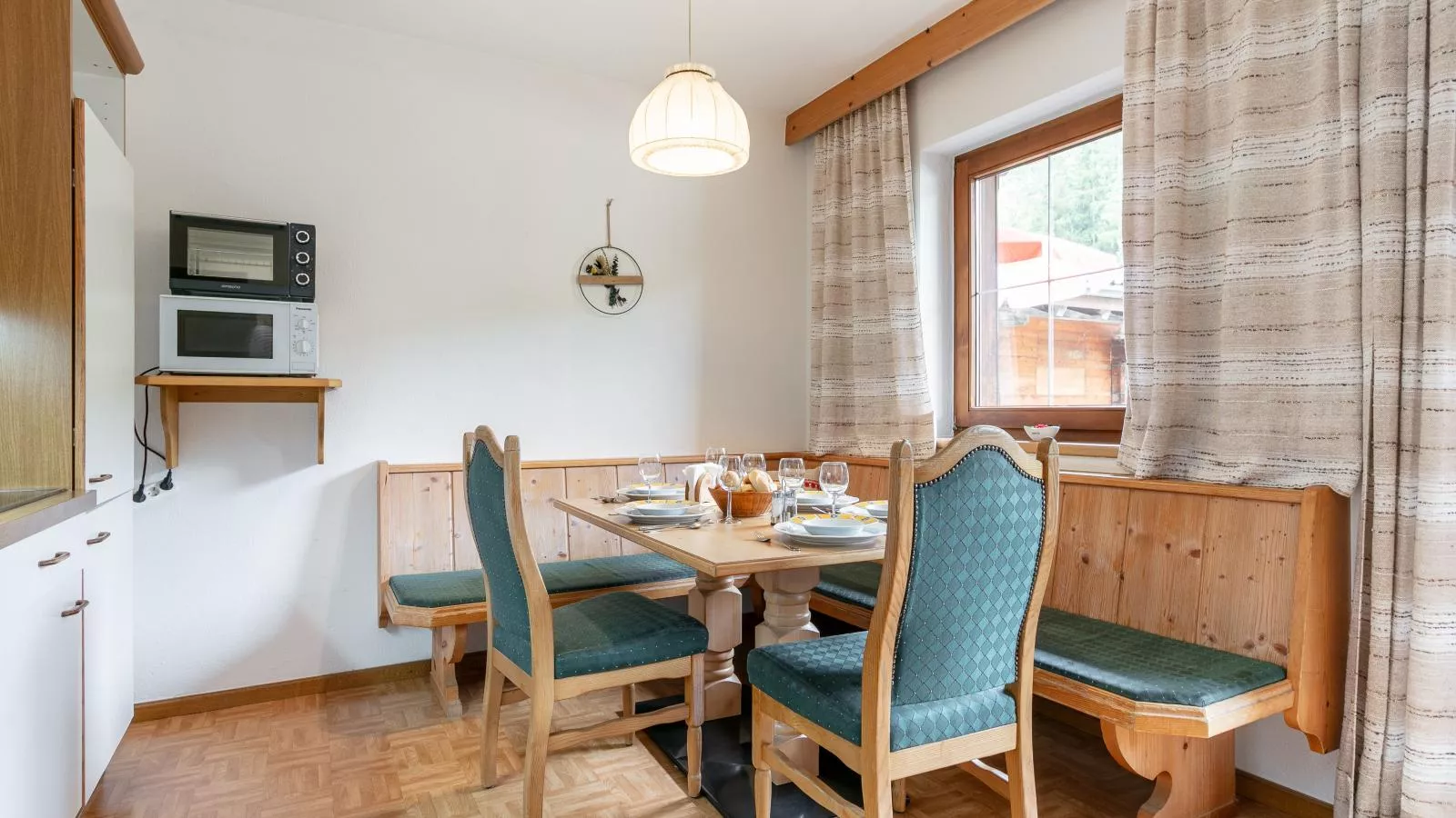 Zellner Top 4 und 5 und 9-Dining room