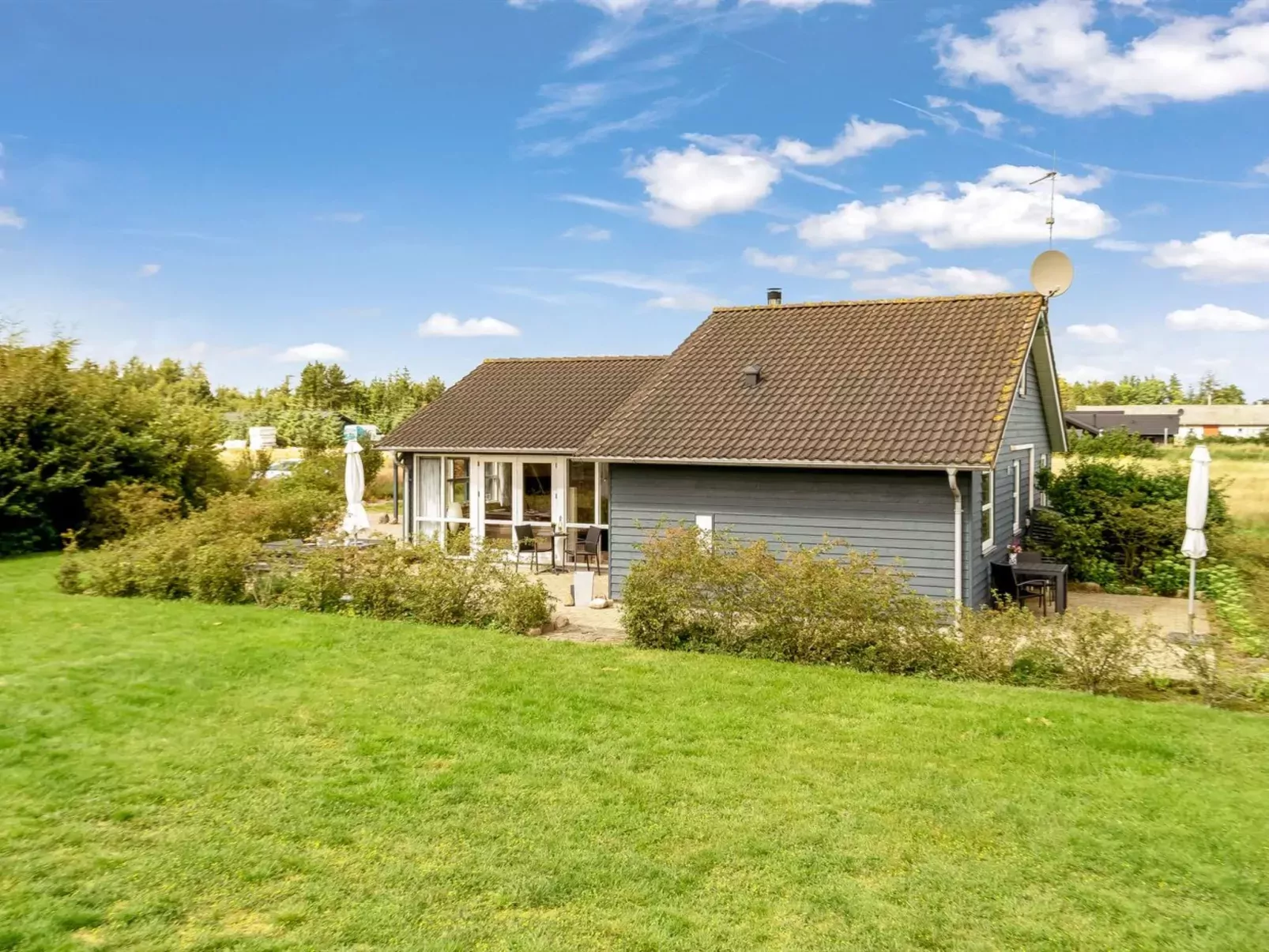 "Lari" - 600m from the sea-Outside