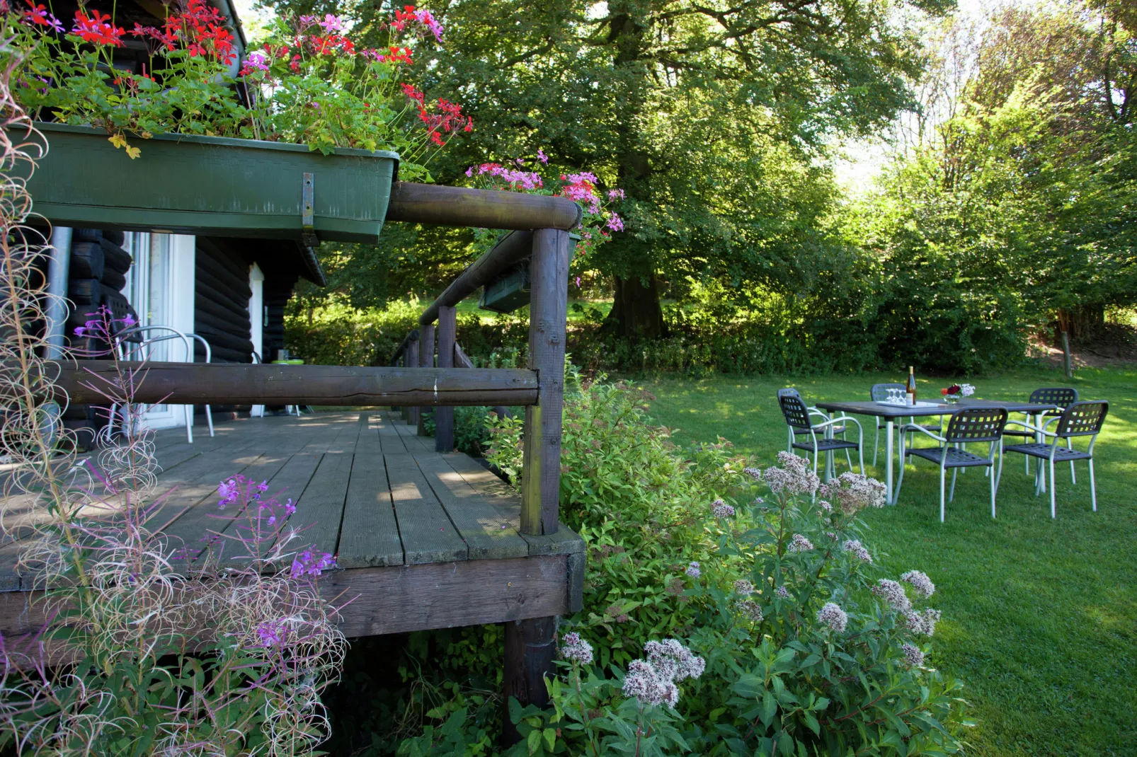 Les Muguets-Gardens summer