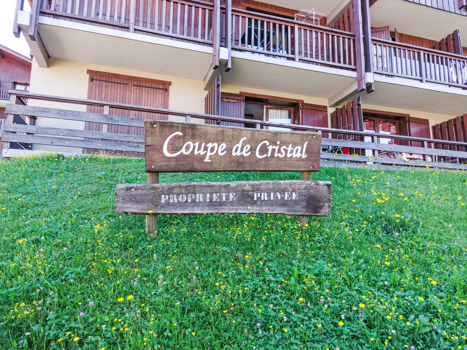 La coupe de Cristal-Outside