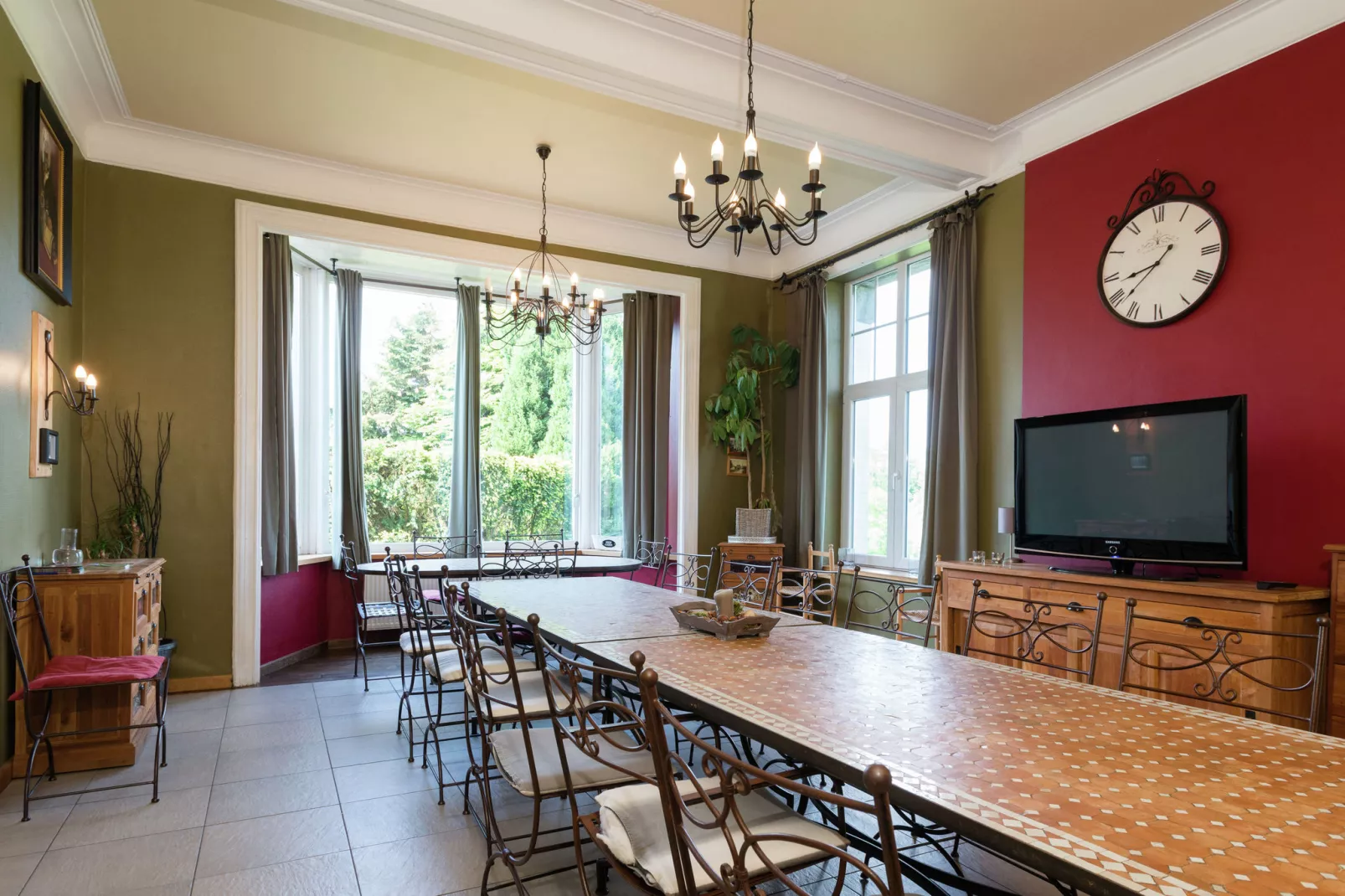 Château de luxe-Dining room