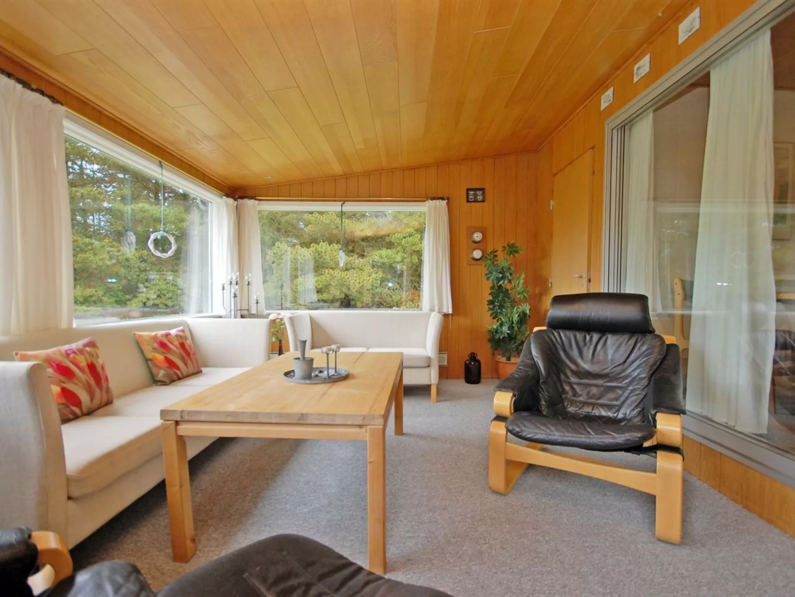 "Josina" - 1.3km from the sea-Inside
