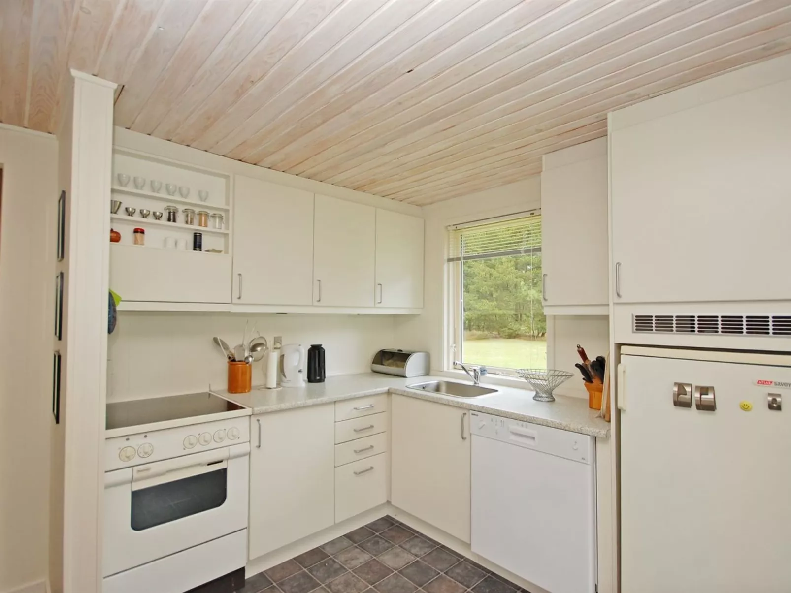 "Josina" - 1.3km from the sea-Inside