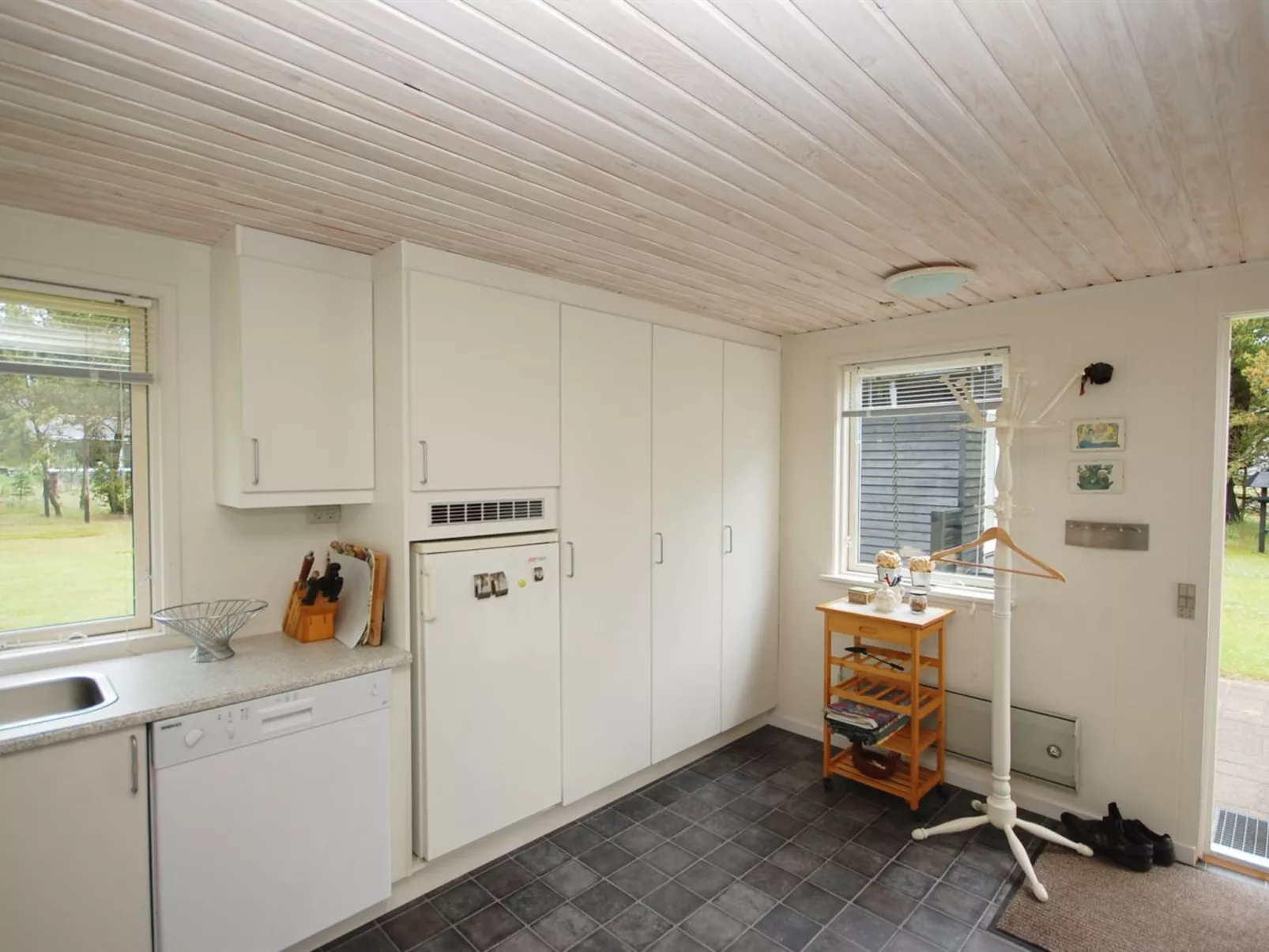 "Josina" - 1.3km from the sea-Inside