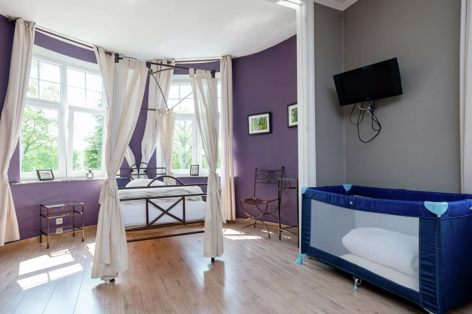 Château de luxe-Bedroom