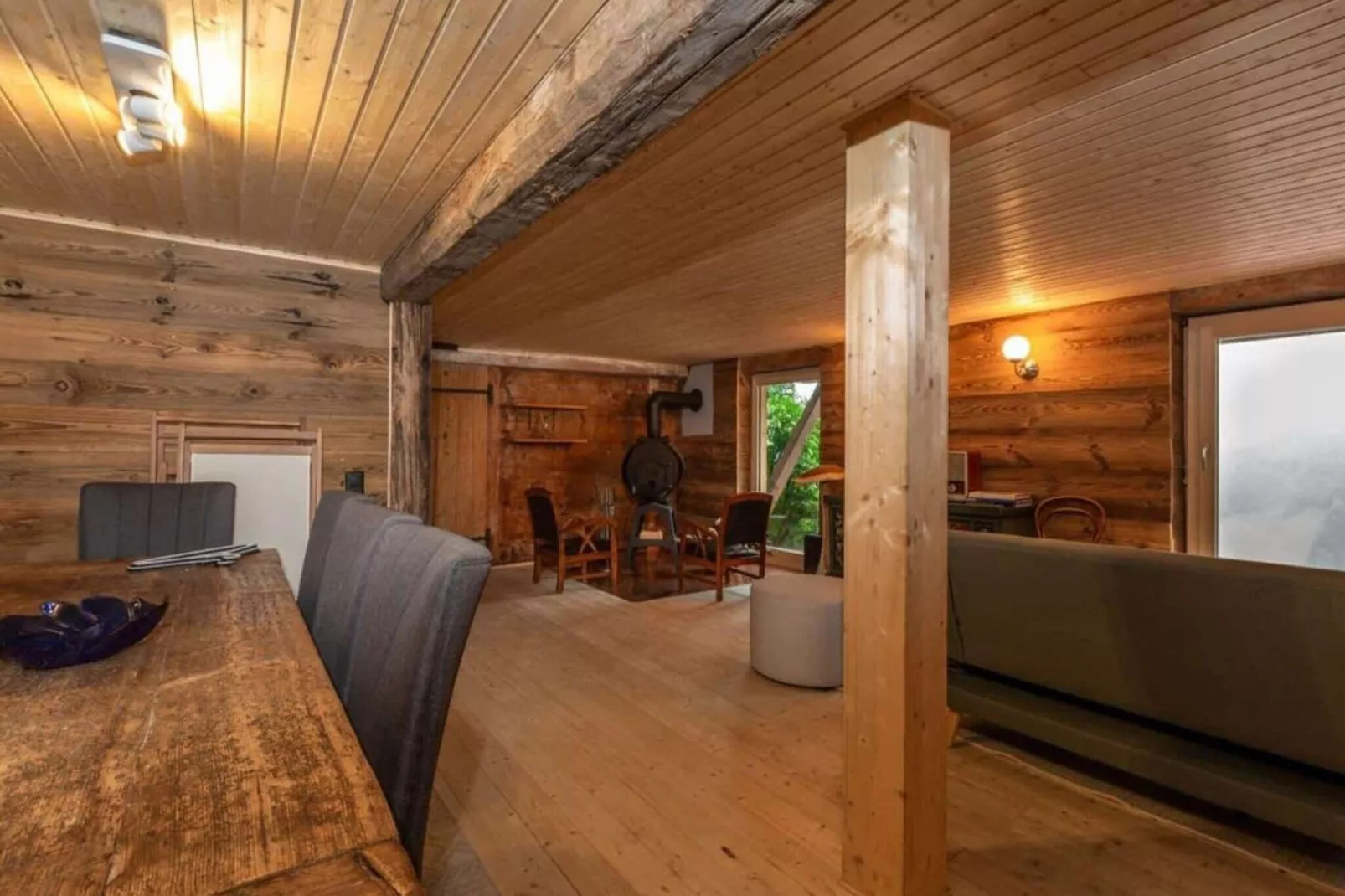 Heidi Chalet-Living room