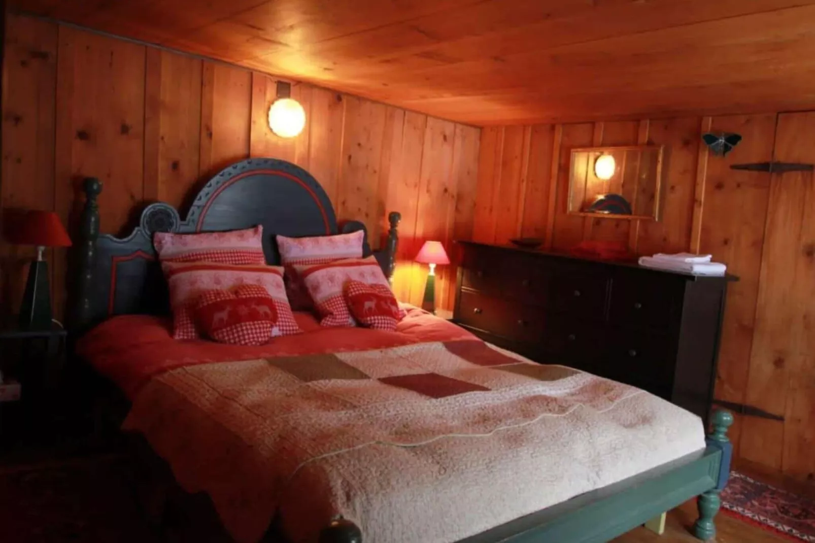 Heidi Chalet-Bedroom