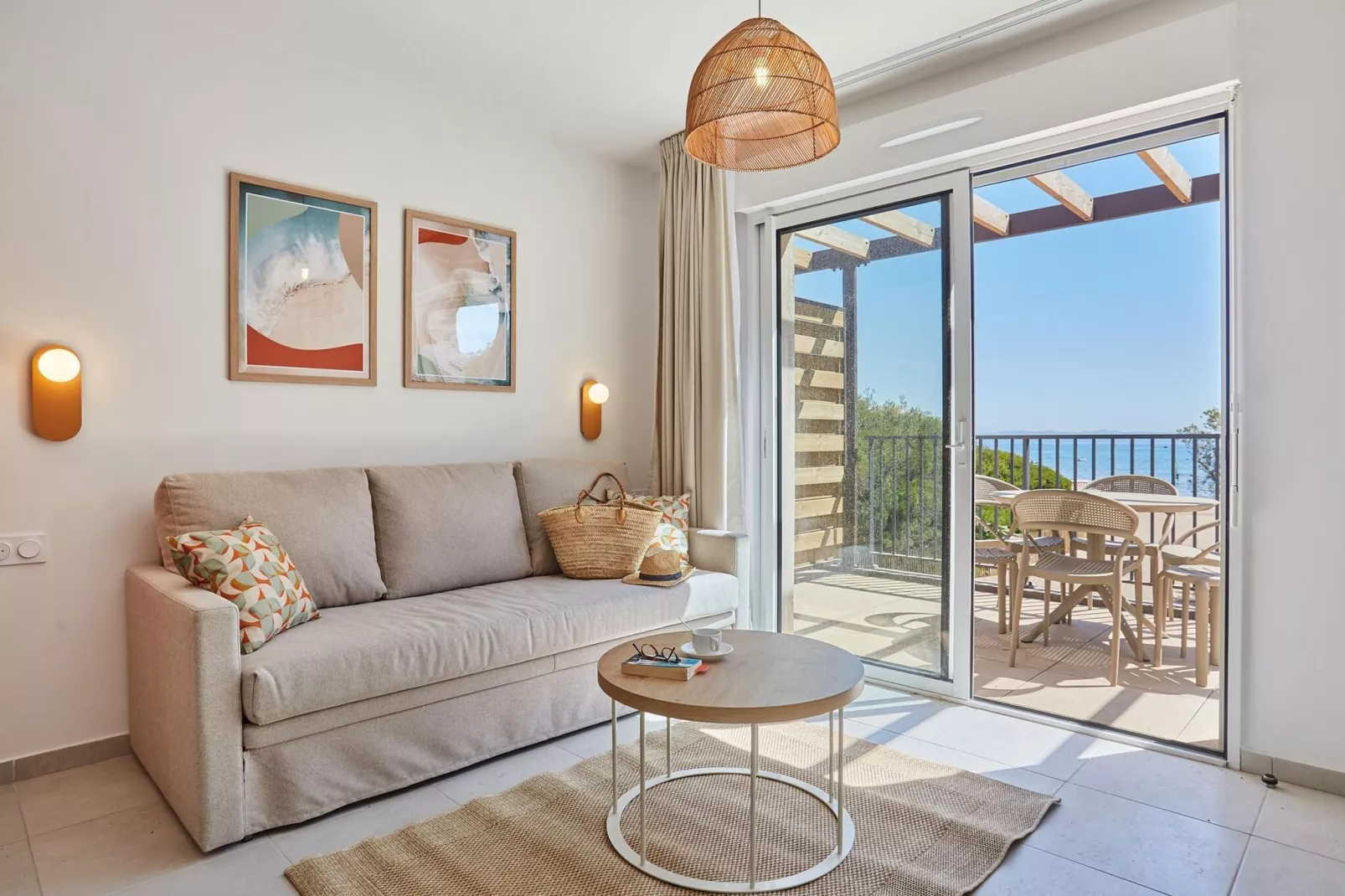 Le Riviera 1-Living room