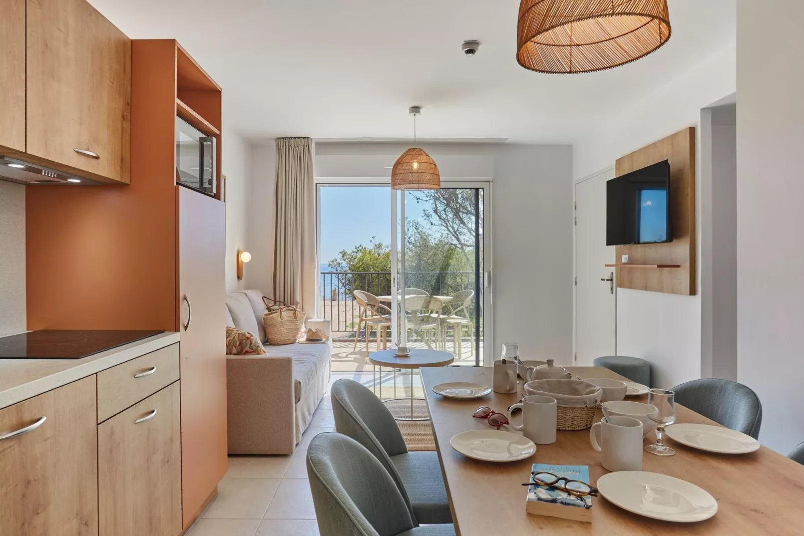 Le Riviera 1-Kitchen