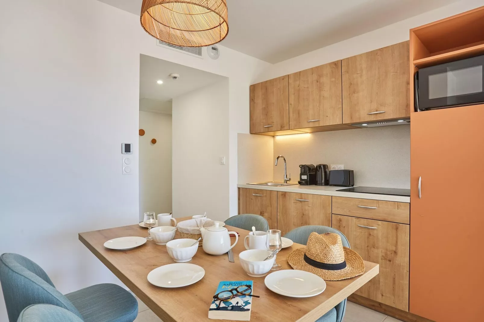 Le Riviera 1-Kitchen