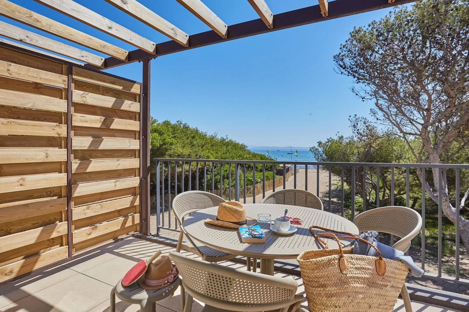 Le Riviera 1-Terrace balcony