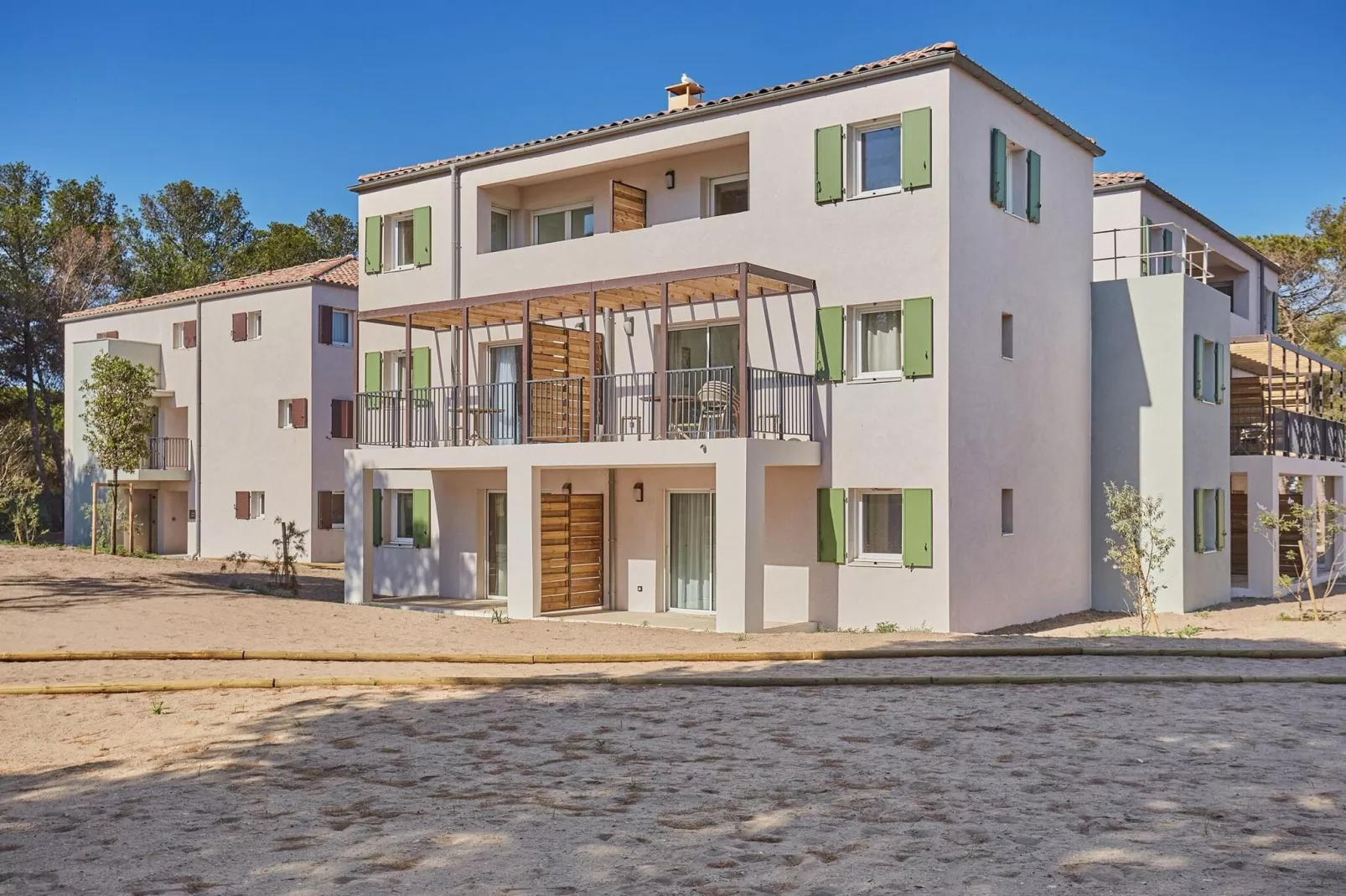 Le Riviera 1-Exterior summer