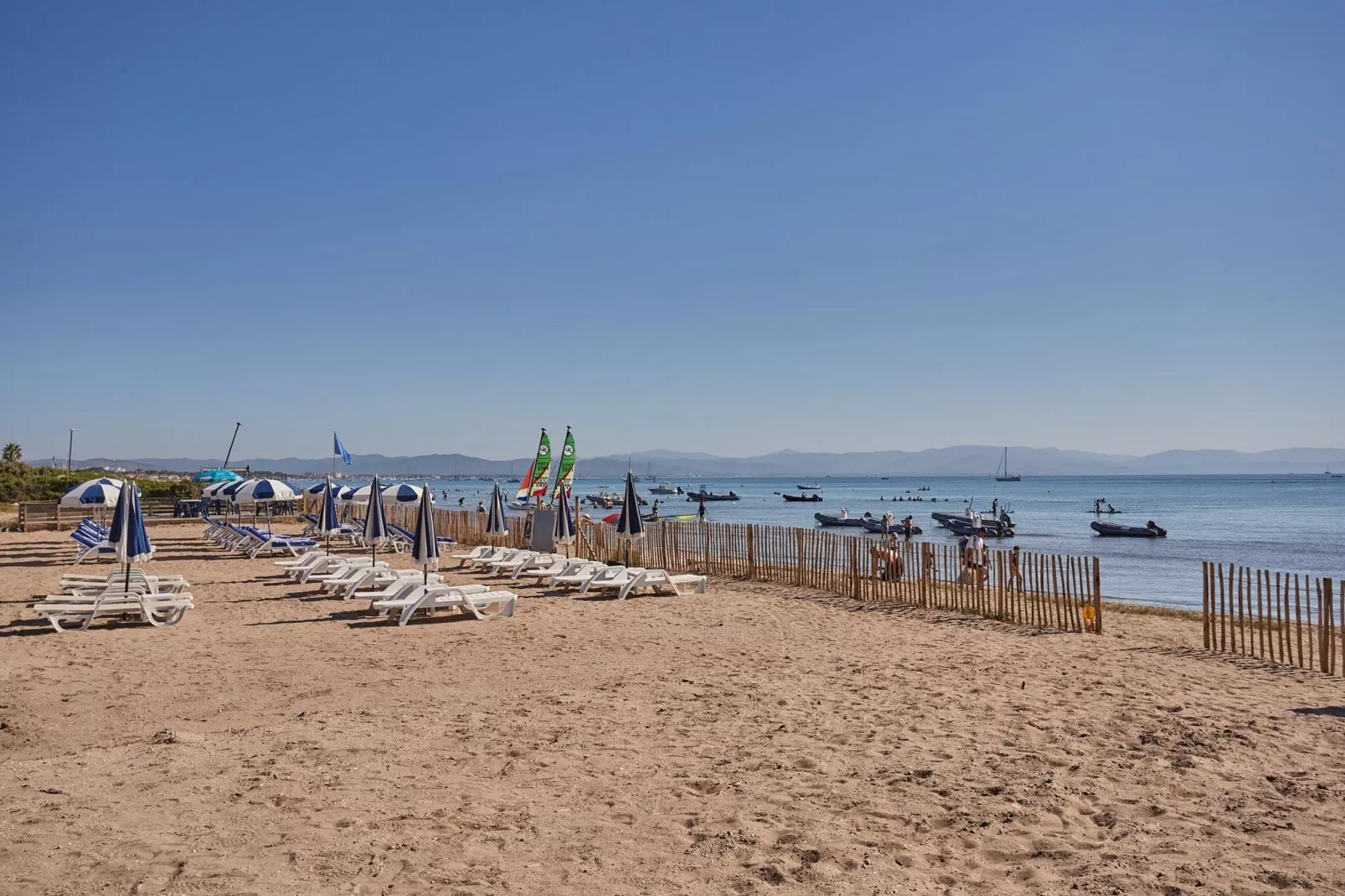 Le Riviera 1-Areas summer 1km